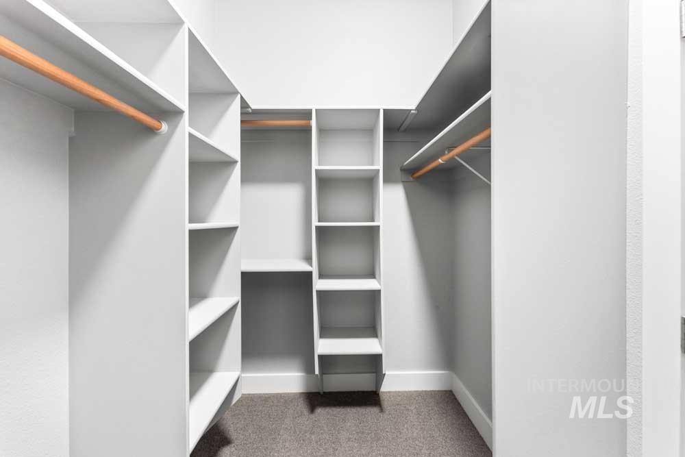 522 N Maple Avenue, Boise, Idaho 83712, 5 Bedrooms, 2.5 Bathrooms, Residential For Sale, Price $895,000, 98976243