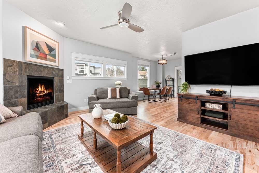 522 N Maple Avenue, Boise, Idaho 83712, 5 Bedrooms, 2.5 Bathrooms, Residential For Sale, Price $895,000, 98976243