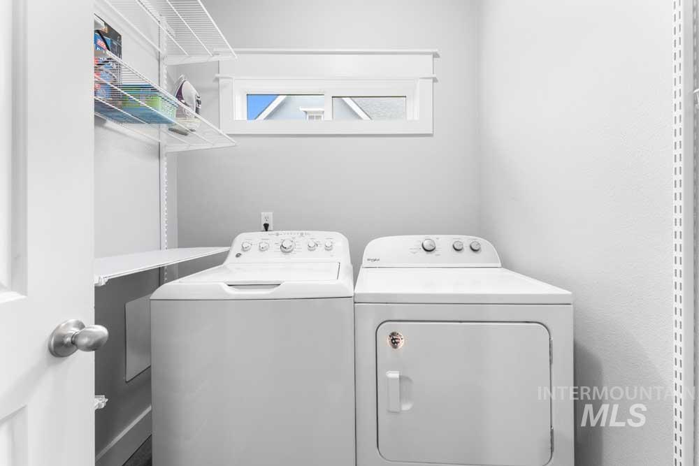 522 N Maple Avenue, Boise, Idaho 83712, 5 Bedrooms, 2.5 Bathrooms, Residential For Sale, Price $895,000, 98976243