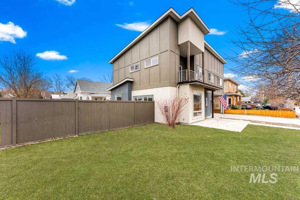 522 N Maple Avenue, Boise, Idaho 83712, 5 Bedrooms, 2.5 Bathrooms, Residential For Sale, Price $895,000, 98976243