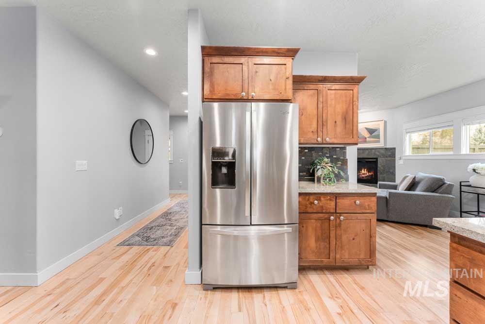 522 N Maple Avenue, Boise, Idaho 83712, 5 Bedrooms, 2.5 Bathrooms, Residential For Sale, Price $895,000, 98976243