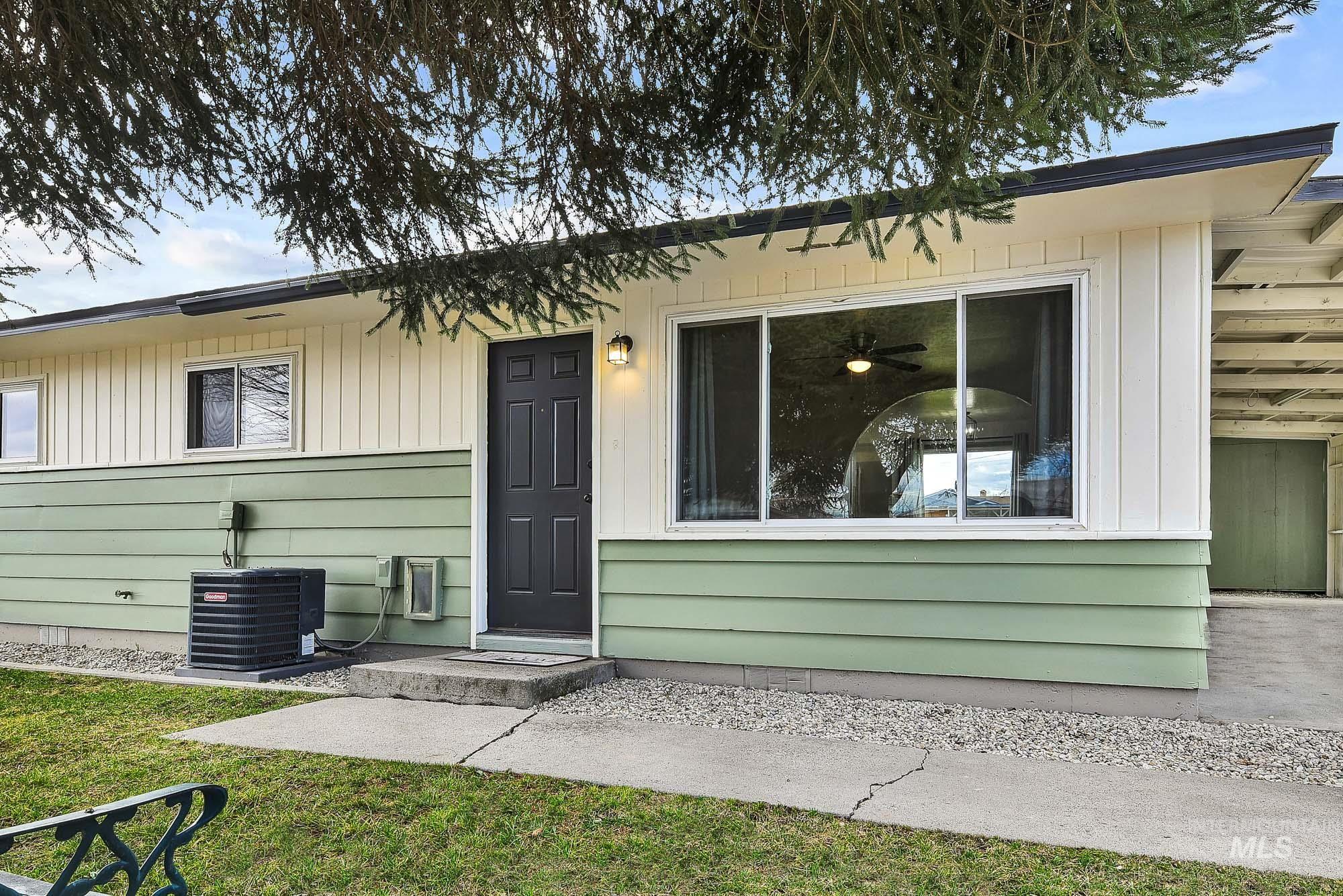 517 S Minnesota, Fruitland, Idaho 83619, 2 Bedrooms, 1 Bathroom, Residential For Sale, Price $285,000,MLS 98976247