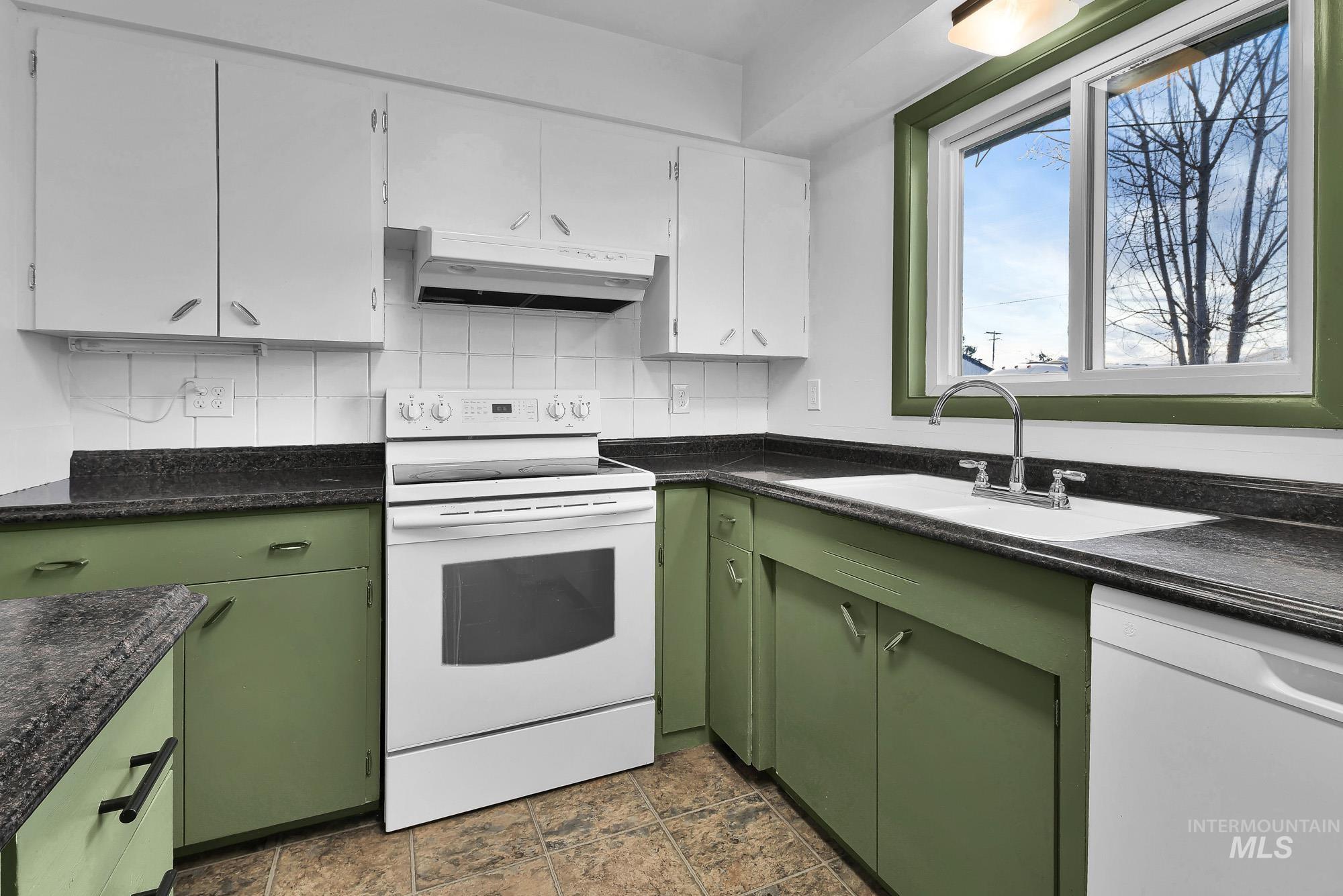 517 S Minnesota, Fruitland, Idaho 83619, 2 Bedrooms, 1 Bathroom, Residential For Sale, Price $285,000,MLS 98976247