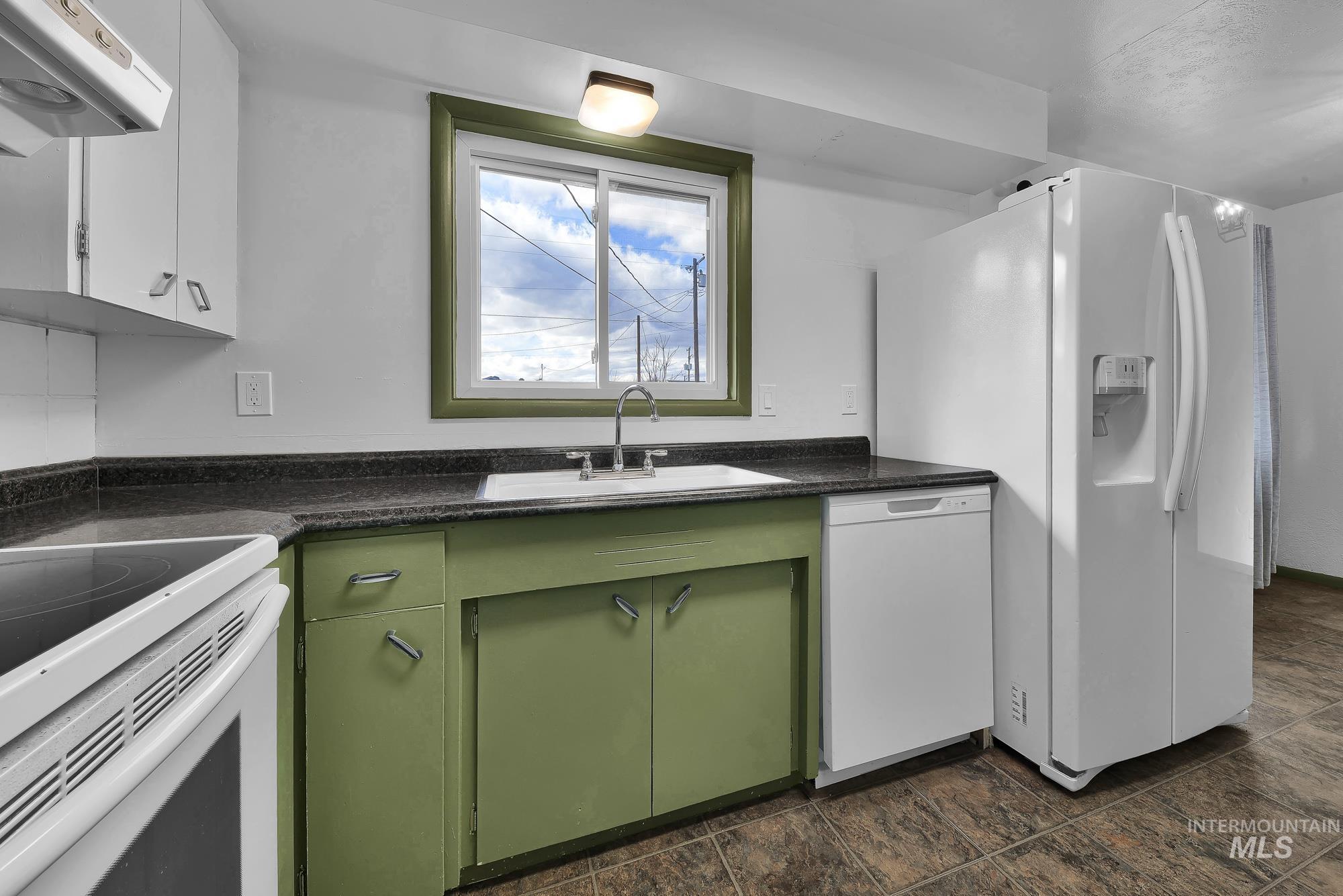 517 S Minnesota, Fruitland, Idaho 83619, 2 Bedrooms, 1 Bathroom, Residential For Sale, Price $285,000,MLS 98976247