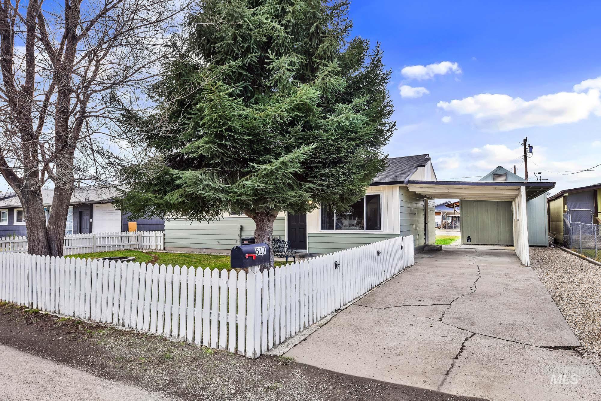 517 S Minnesota, Fruitland, Idaho 83619, 2 Bedrooms, 1 Bathroom, Residential For Sale, Price $285,000,MLS 98976247