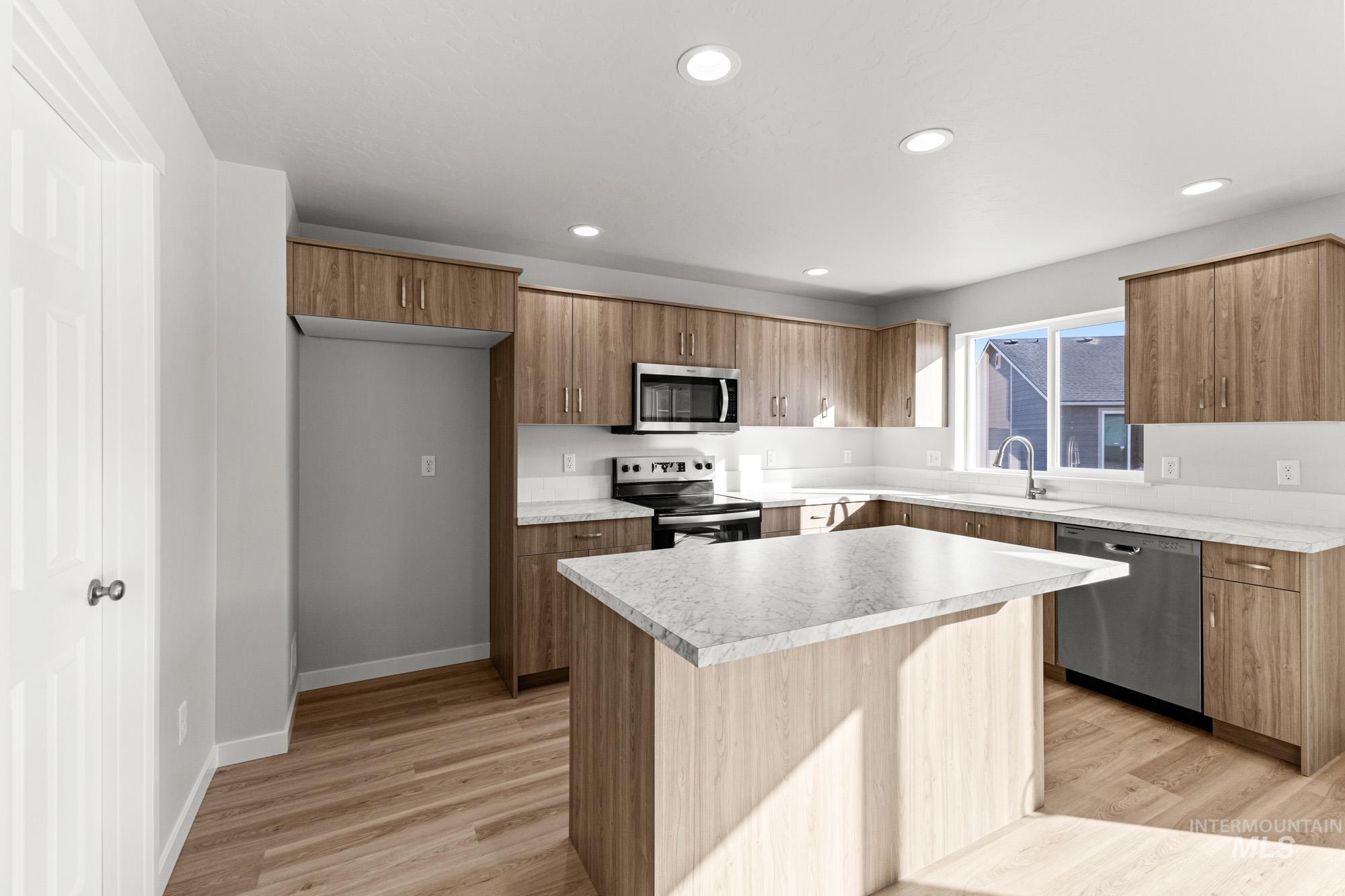 1715 N Birch St, Jerome, Idaho 83338, 4 Bedrooms, 2.5 Bathrooms, Residential For Sale, Price $474,990,MLS 98976248