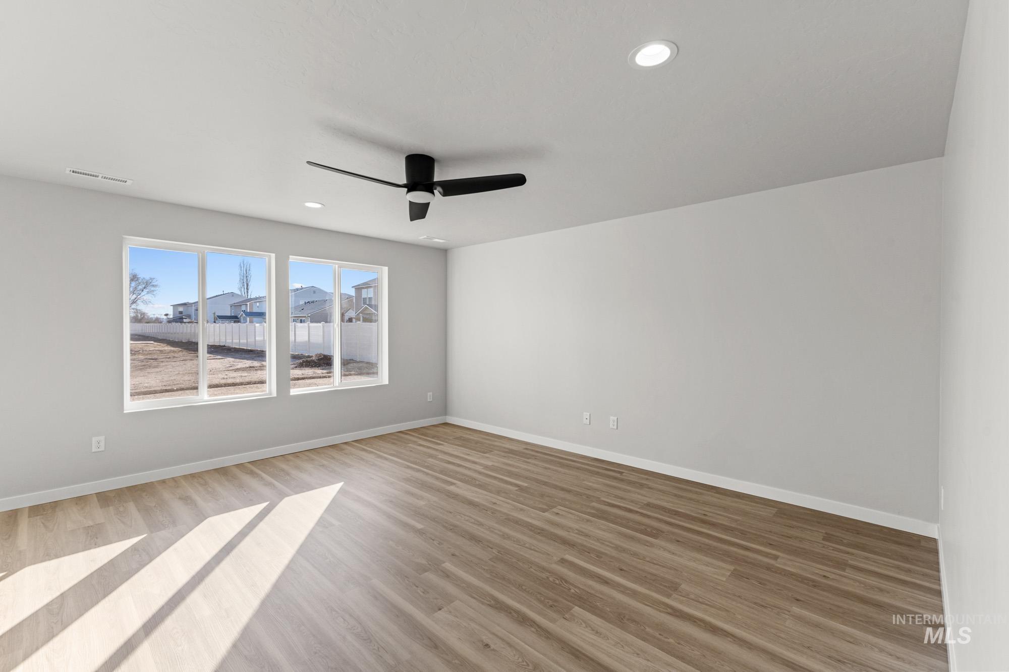 1715 N Birch St, Jerome, Idaho 83338, 4 Bedrooms, 2.5 Bathrooms, Residential For Sale, Price $474,990,MLS 98976248