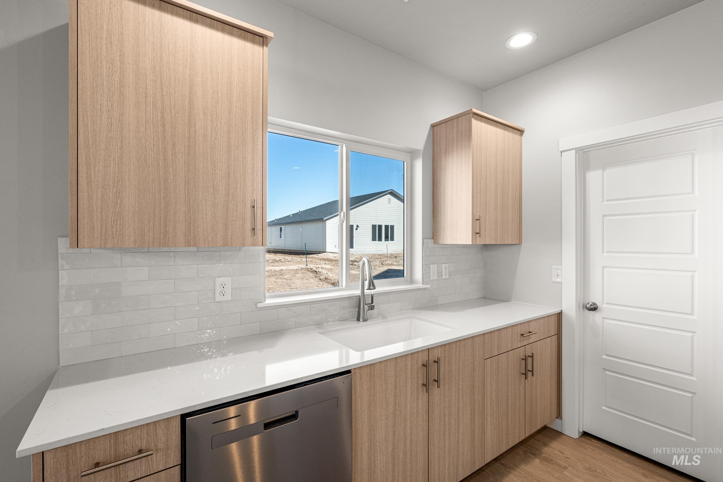 6642 W Black Butte Dr, Meridian, Idaho 83646, 3 Bedrooms, 2.5 Bathrooms, Residential For Sale, Price $499,990,MLS 98976251