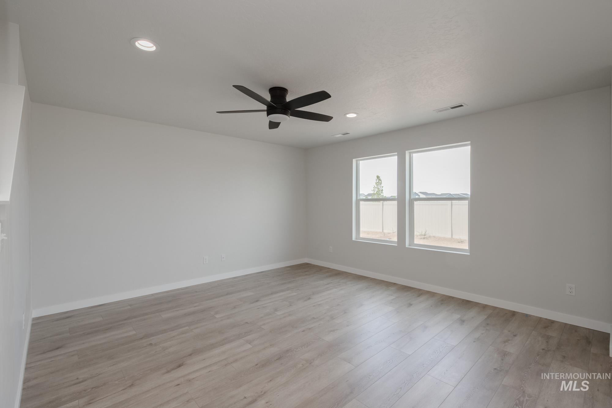 6751 W Redwood Creek Dr, Meridian, Idaho 83646, 3 Bedrooms, 2.5 Bathrooms, Residential For Sale, Price $454,990, 98976254