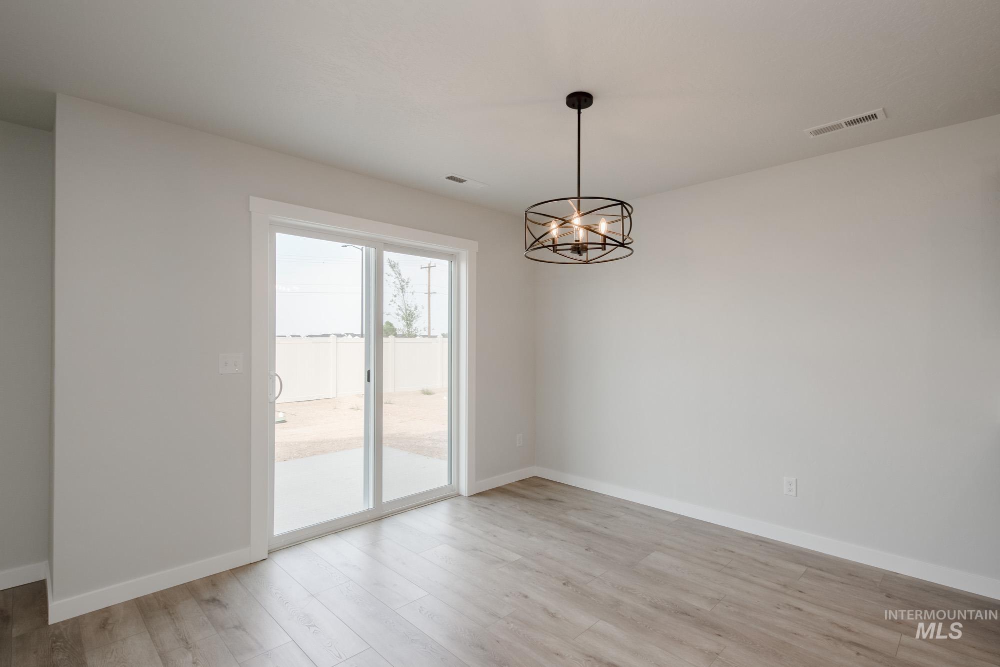 6751 W Redwood Creek Dr, Meridian, Idaho 83646, 3 Bedrooms, 2.5 Bathrooms, Residential For Sale, Price $454,990, 98976254