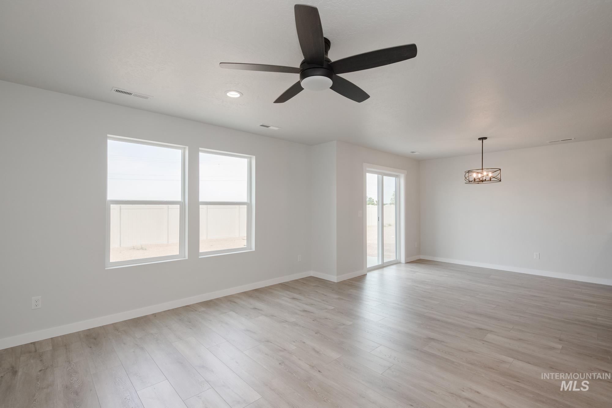 6751 W Redwood Creek Dr, Meridian, Idaho 83646, 3 Bedrooms, 2.5 Bathrooms, Residential For Sale, Price $454,990, 98976254