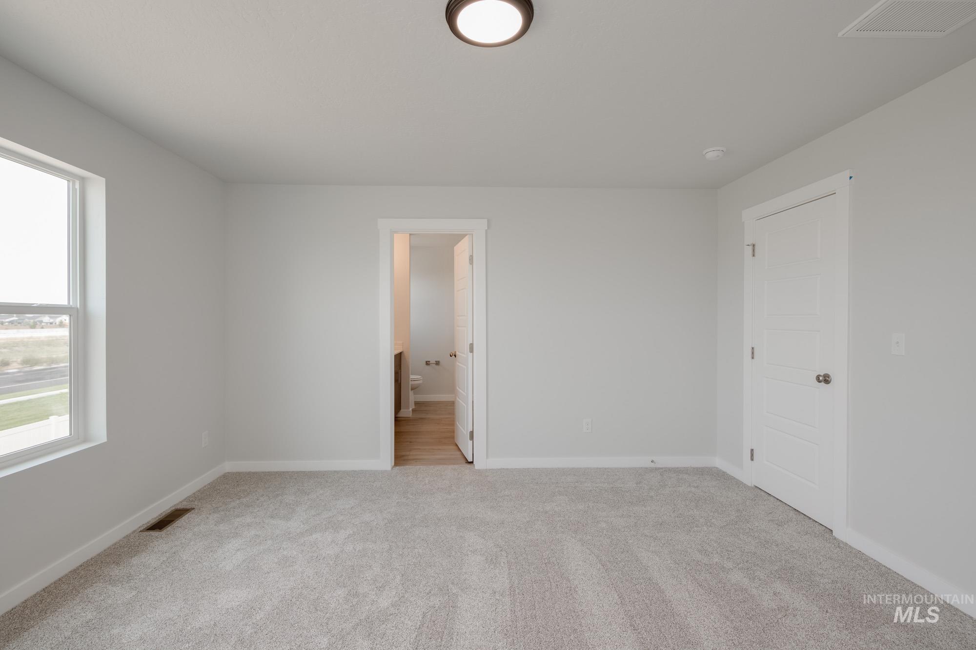 6751 W Redwood Creek Dr, Meridian, Idaho 83646, 3 Bedrooms, 2.5 Bathrooms, Residential For Sale, Price $454,990, 98976254