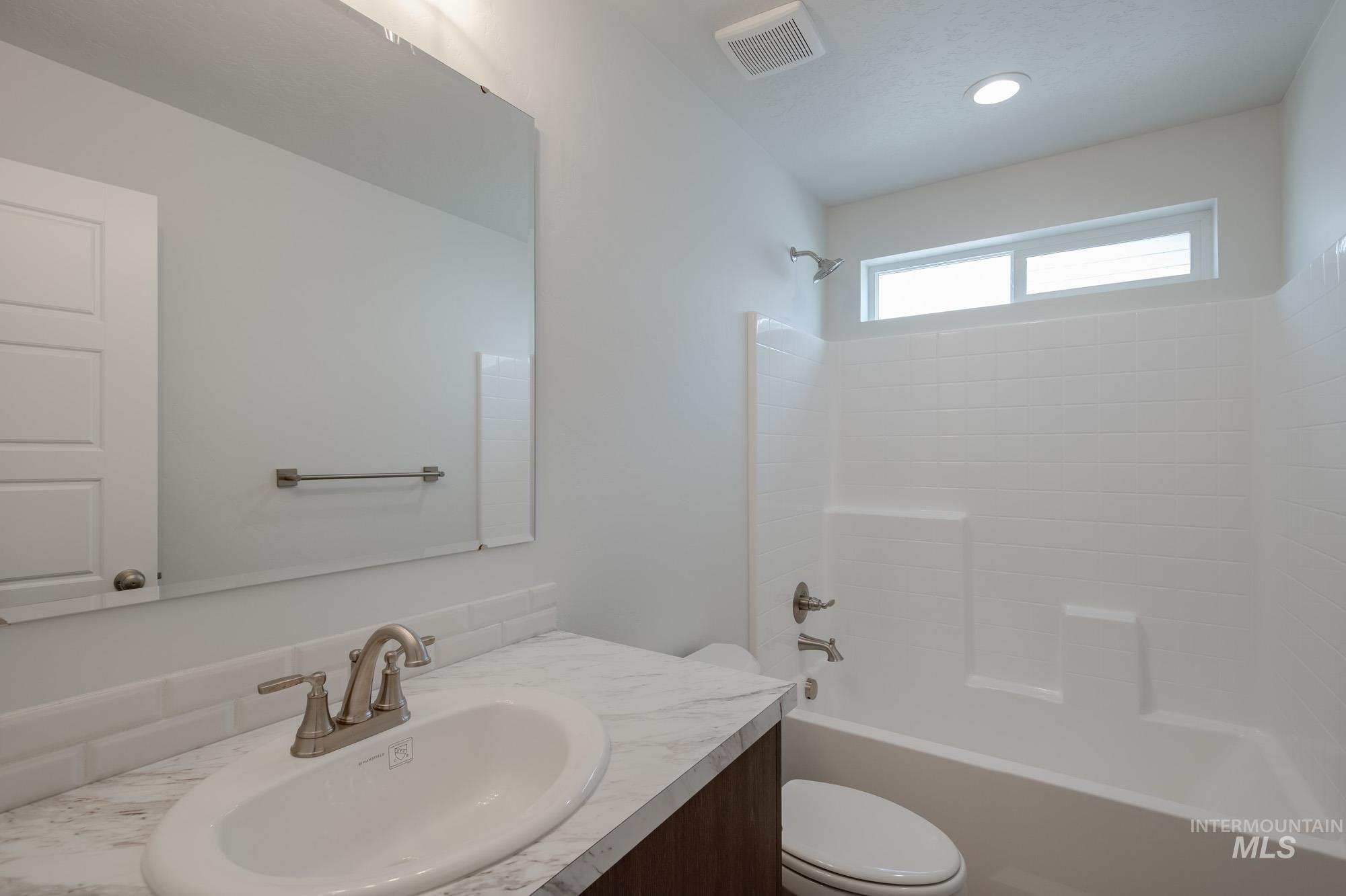 6751 W Redwood Creek Dr, Meridian, Idaho 83646, 3 Bedrooms, 2.5 Bathrooms, Residential For Sale, Price $454,990, 98976254