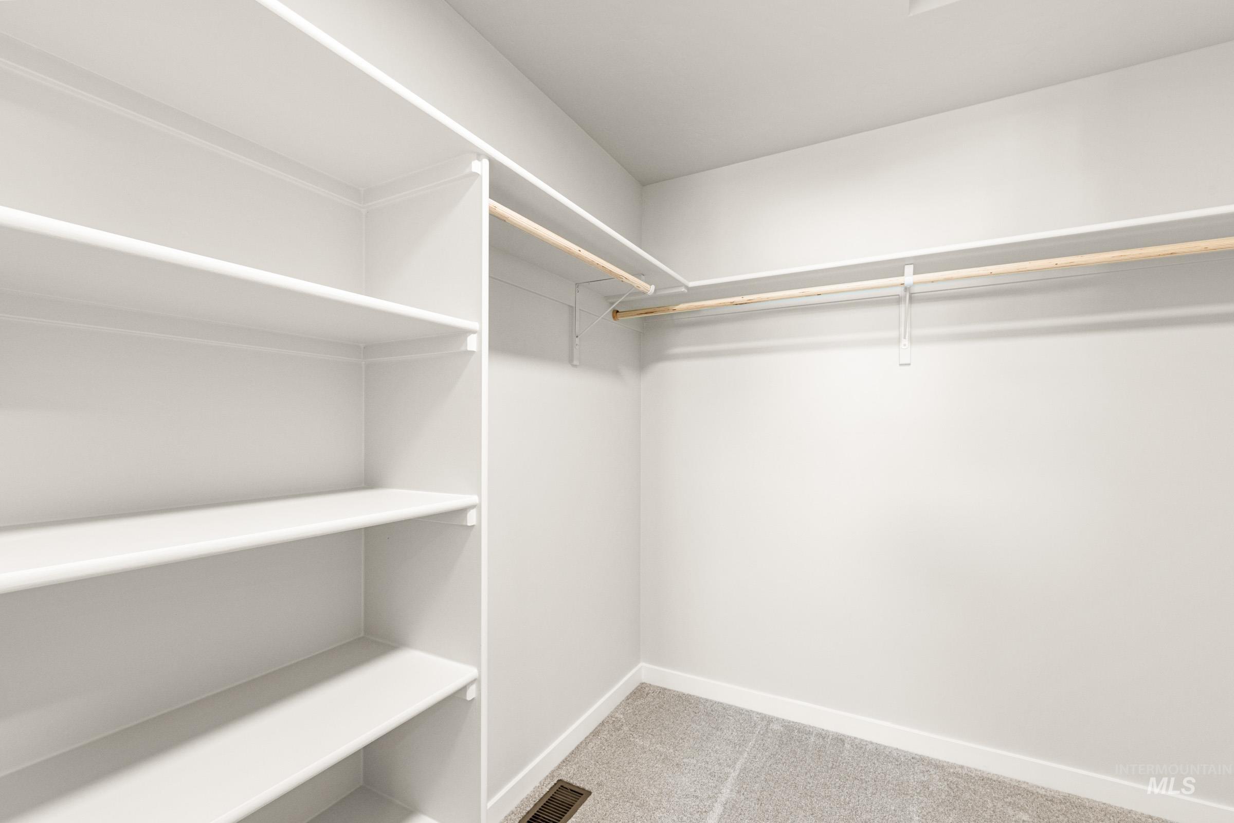 6733 W Redwood Creek Dr, Meridian, Idaho 83646, 3 Bedrooms, 2.5 Bathrooms, Residential For Sale, Price $484,990,MLS 98976255