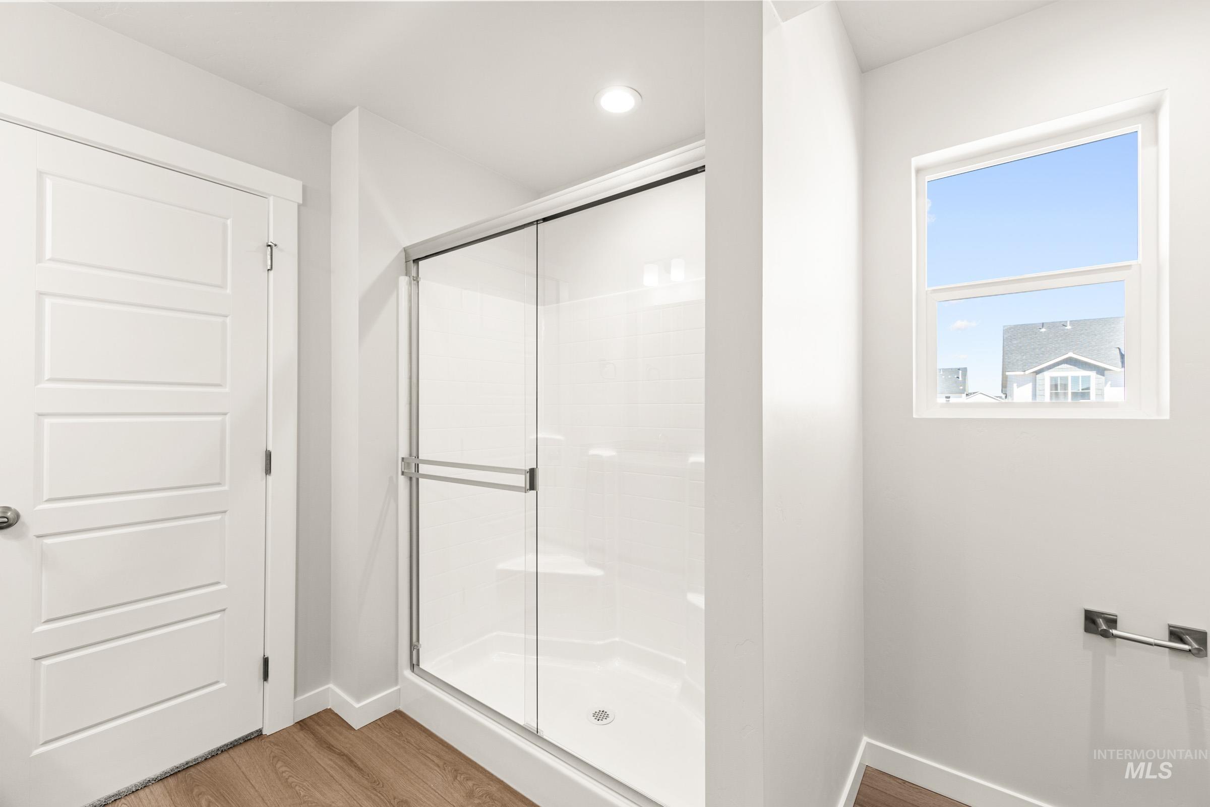 6733 W Redwood Creek Dr, Meridian, Idaho 83646, 3 Bedrooms, 2.5 Bathrooms, Residential For Sale, Price $484,990,MLS 98976255