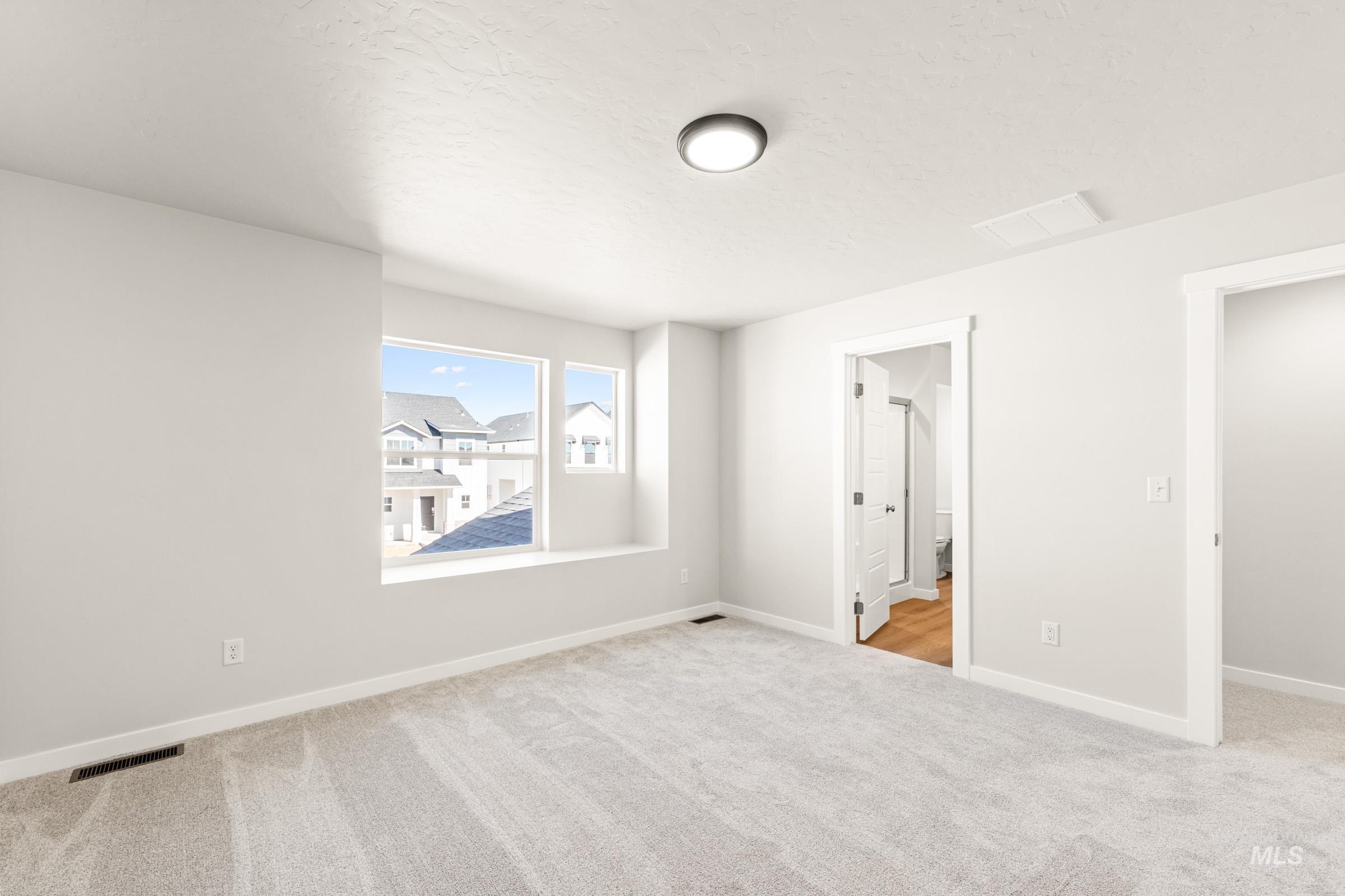 6733 W Redwood Creek Dr, Meridian, Idaho 83646, 3 Bedrooms, 2.5 Bathrooms, Residential For Sale, Price $484,990,MLS 98976255