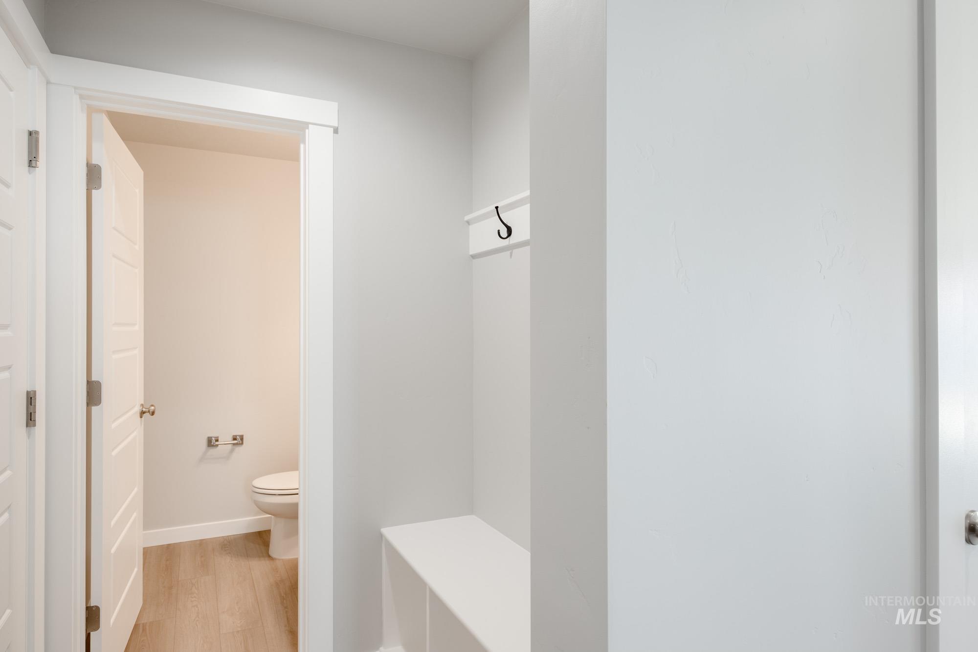 6733 W Redwood Creek Dr, Meridian, Idaho 83646, 3 Bedrooms, 2.5 Bathrooms, Residential For Sale, Price $484,990, 98976255