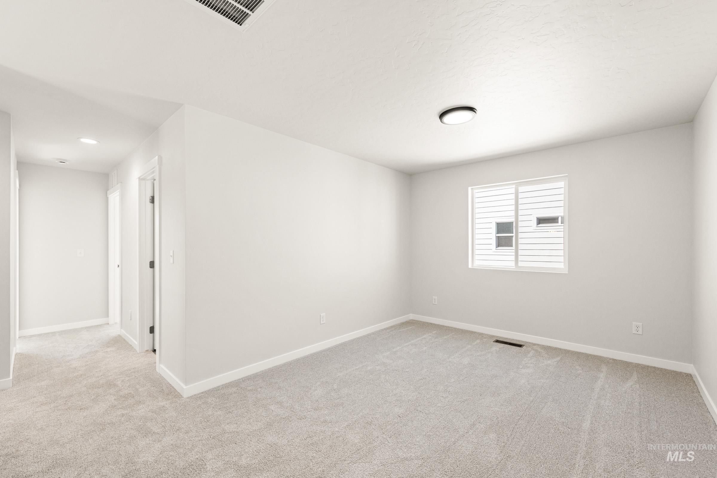 6733 W Redwood Creek Dr, Meridian, Idaho 83646, 3 Bedrooms, 2.5 Bathrooms, Residential For Sale, Price $484,990,MLS 98976255