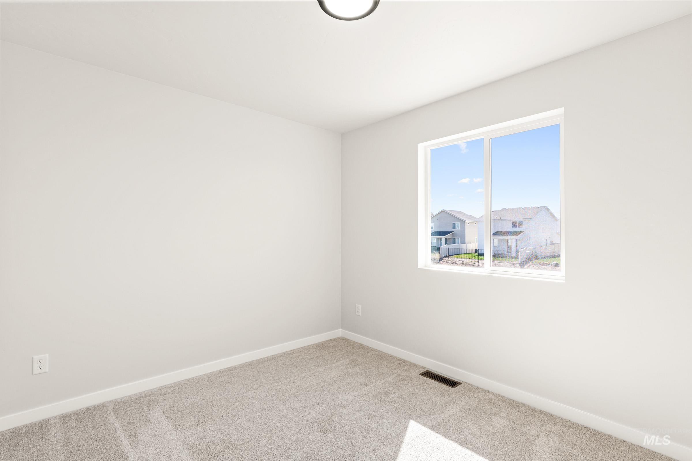 6733 W Redwood Creek Dr, Meridian, Idaho 83646, 3 Bedrooms, 2.5 Bathrooms, Residential For Sale, Price $484,990,MLS 98976255