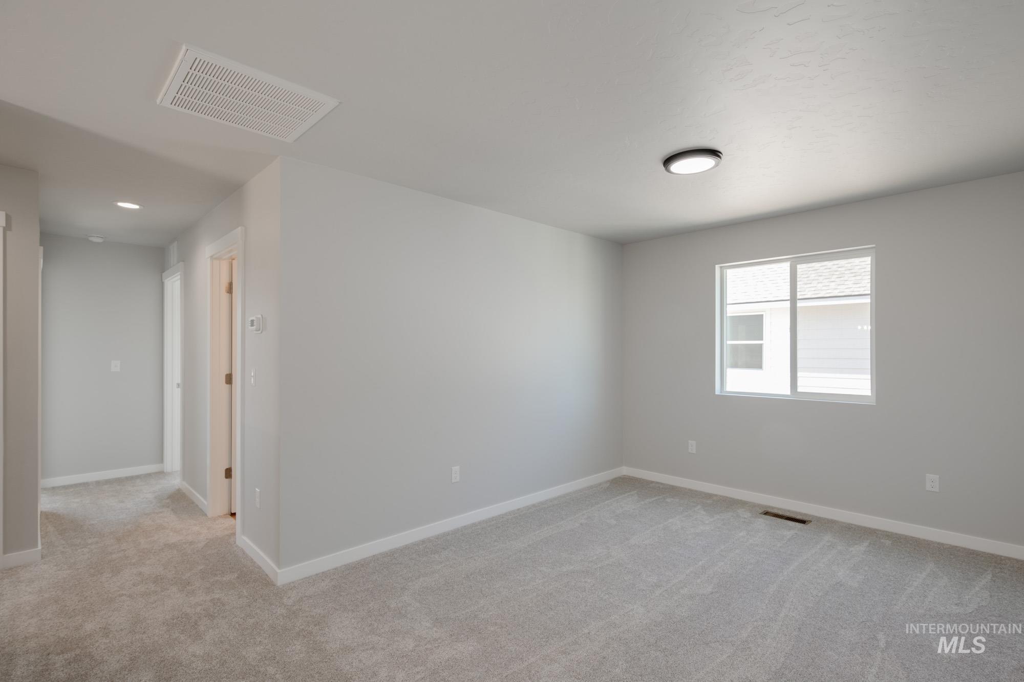 6733 W Redwood Creek Dr, Meridian, Idaho 83646, 3 Bedrooms, 2.5 Bathrooms, Residential For Sale, Price $484,990, 98976255