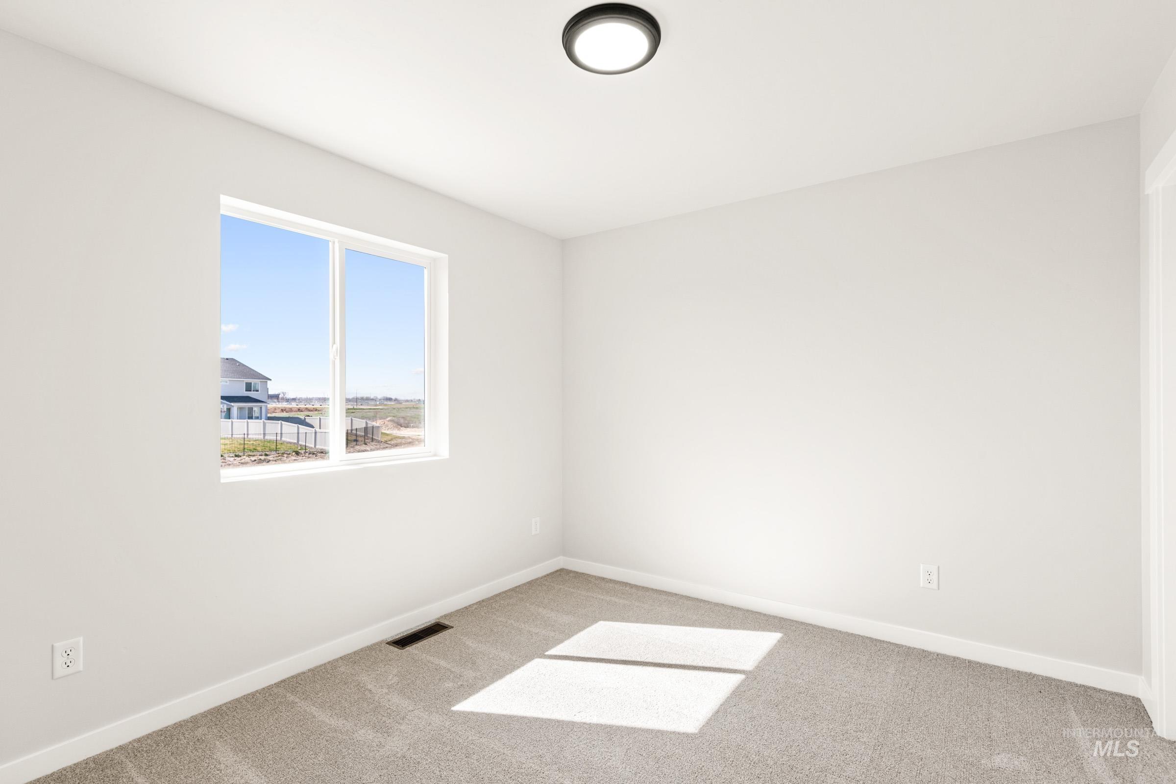 6733 W Redwood Creek Dr, Meridian, Idaho 83646, 3 Bedrooms, 2.5 Bathrooms, Residential For Sale, Price $484,990,MLS 98976255