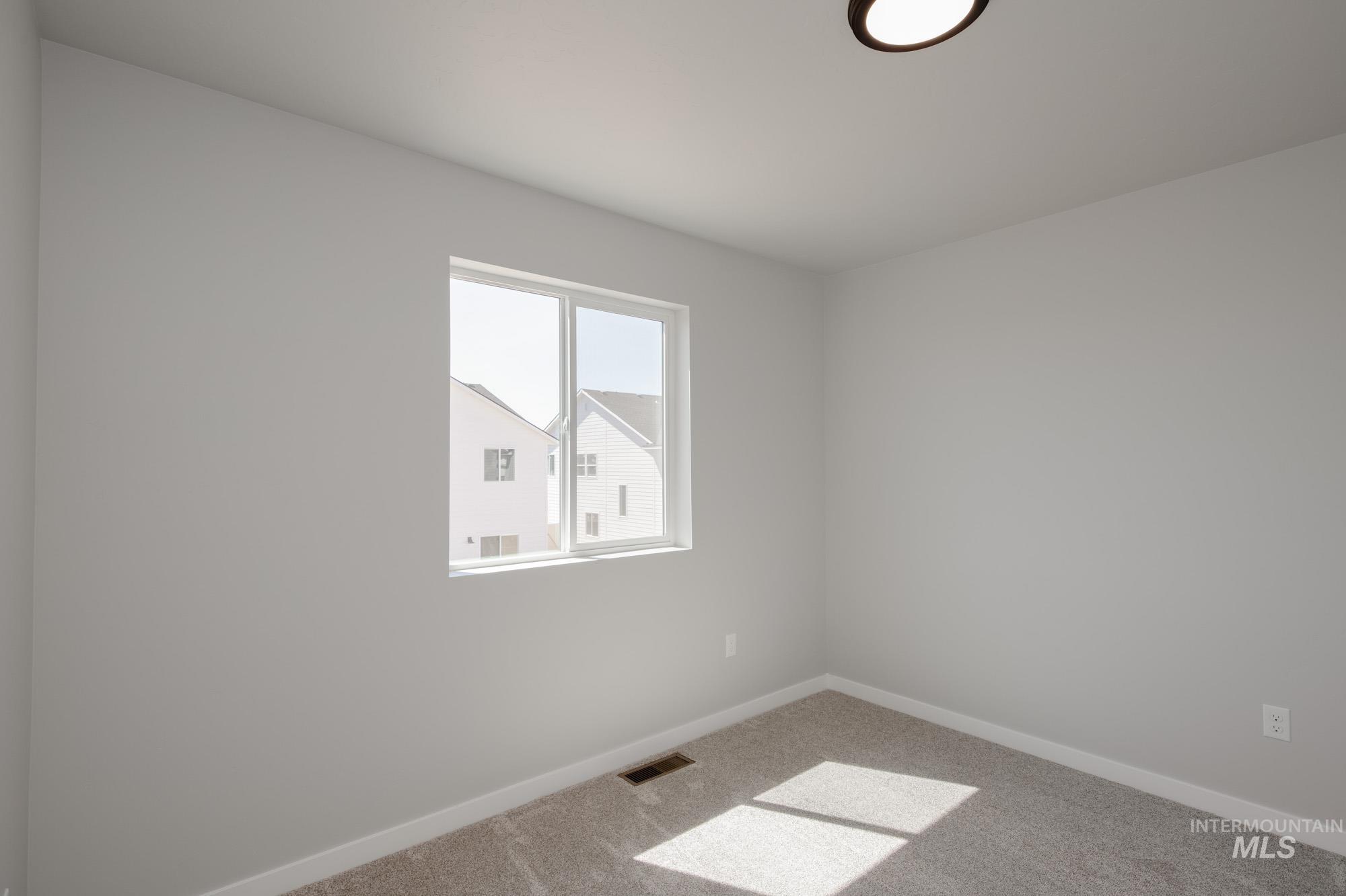 6733 W Redwood Creek Dr, Meridian, Idaho 83646, 3 Bedrooms, 2.5 Bathrooms, Residential For Sale, Price $484,990, 98976255