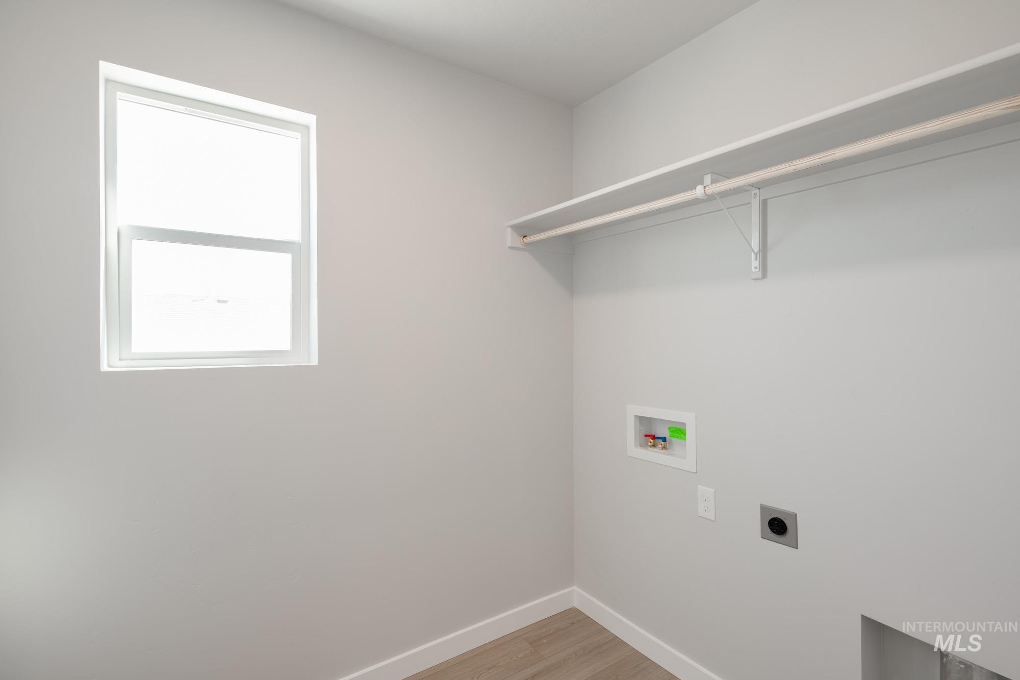 6733 W Redwood Creek Dr, Meridian, Idaho 83646, 3 Bedrooms, 2.5 Bathrooms, Residential For Sale, Price $484,990, 98976255