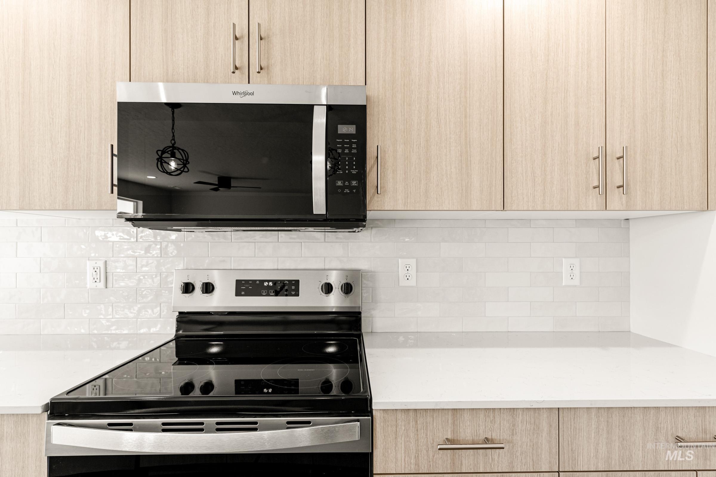 6733 W Redwood Creek Dr, Meridian, Idaho 83646, 3 Bedrooms, 2.5 Bathrooms, Residential For Sale, Price $484,990,MLS 98976255