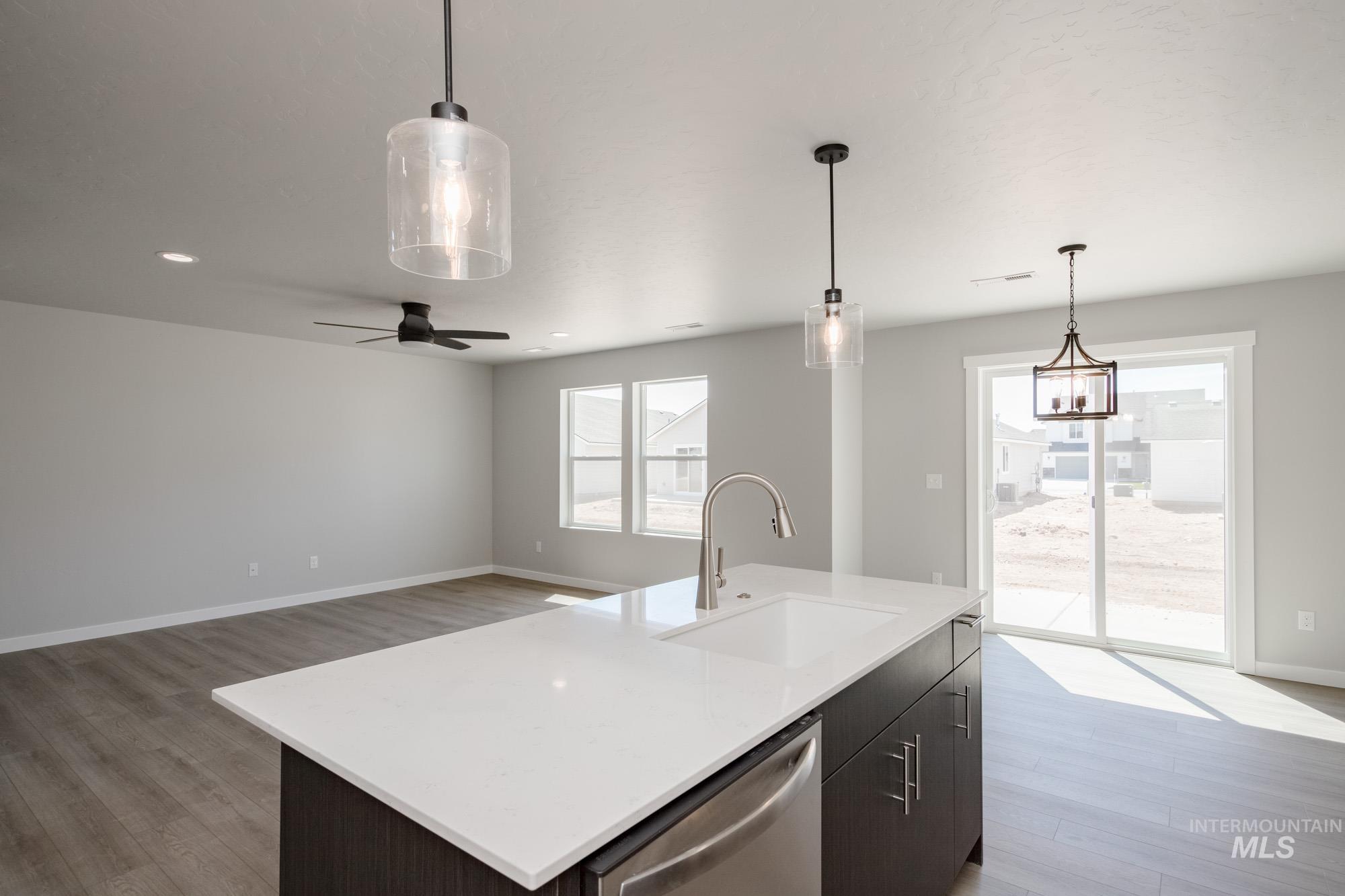 6733 W Redwood Creek Dr, Meridian, Idaho 83646, 3 Bedrooms, 2.5 Bathrooms, Residential For Sale, Price $484,990, 98976255