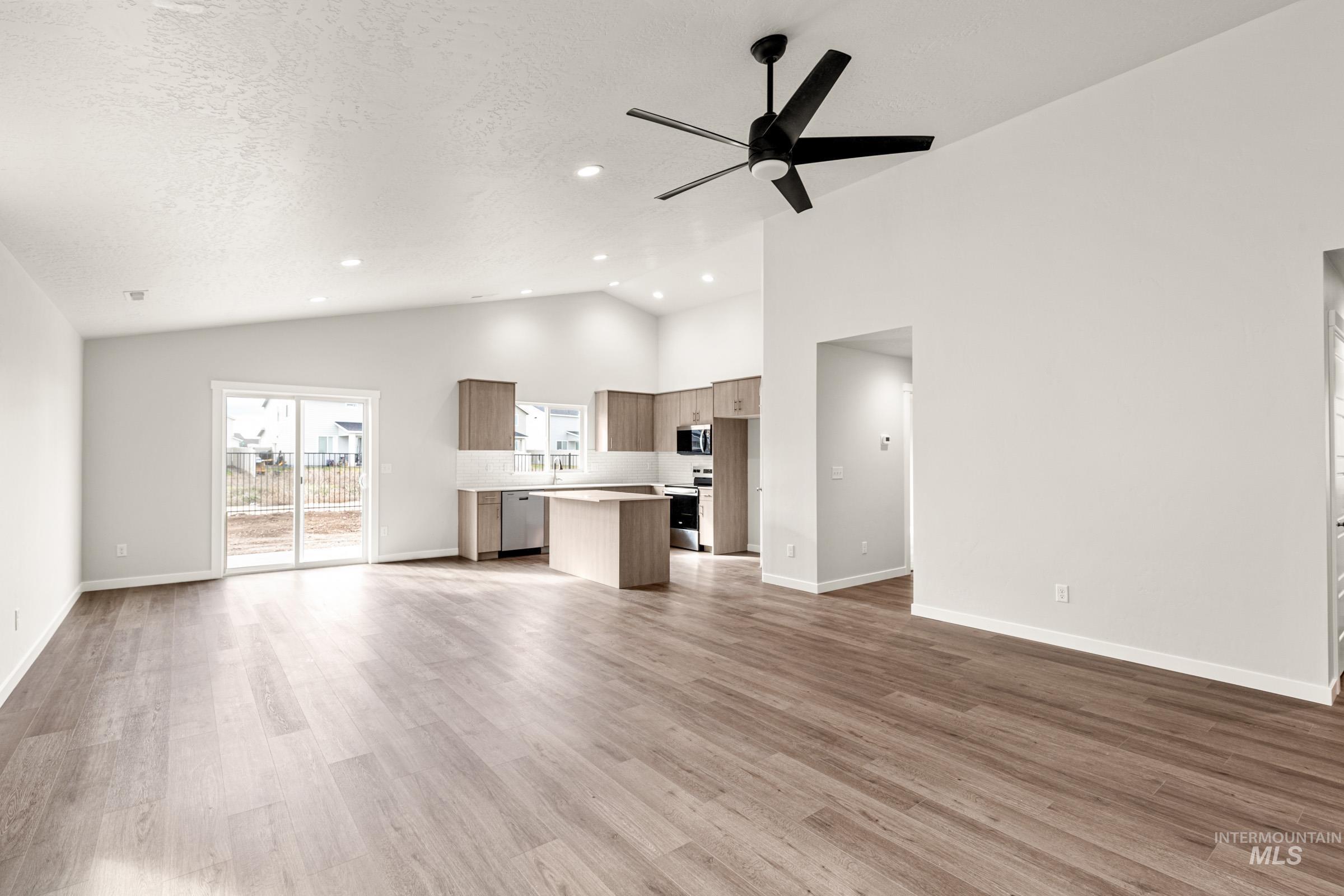 6715 W Redwood Creek Dr, Meridian, Idaho 83646, 4 Bedrooms, 2 Bathrooms, Residential For Sale, Price $479,990, 98976257