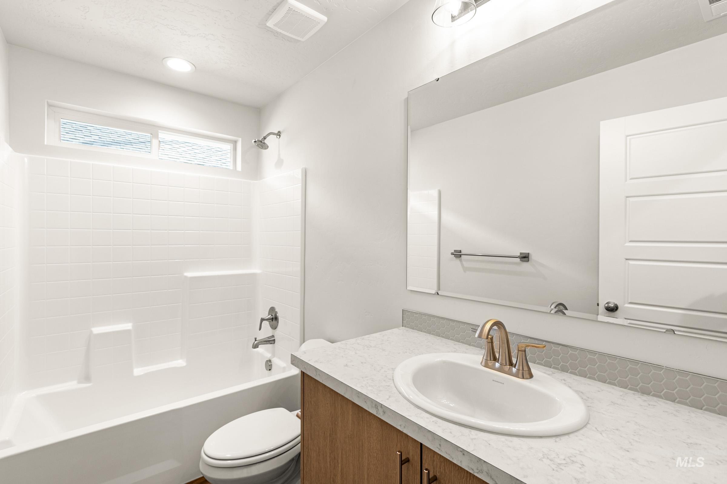 6715 W Redwood Creek Dr, Meridian, Idaho 83646, 4 Bedrooms, 2 Bathrooms, Residential For Sale, Price $479,990, 98976257