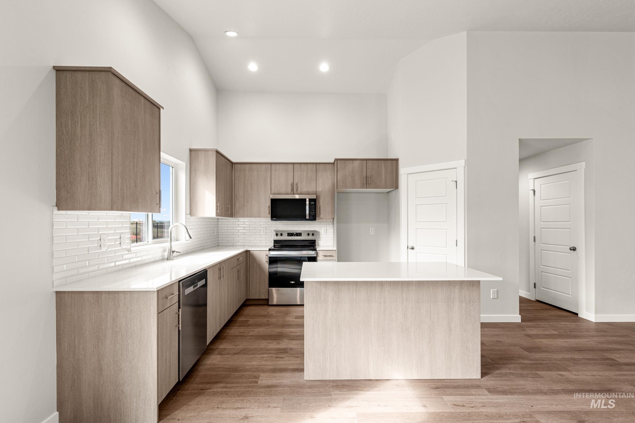 6715 W Redwood Creek Dr, Meridian, Idaho 83646, 4 Bedrooms, 2 Bathrooms, Residential For Sale, Price $479,990, 98976257