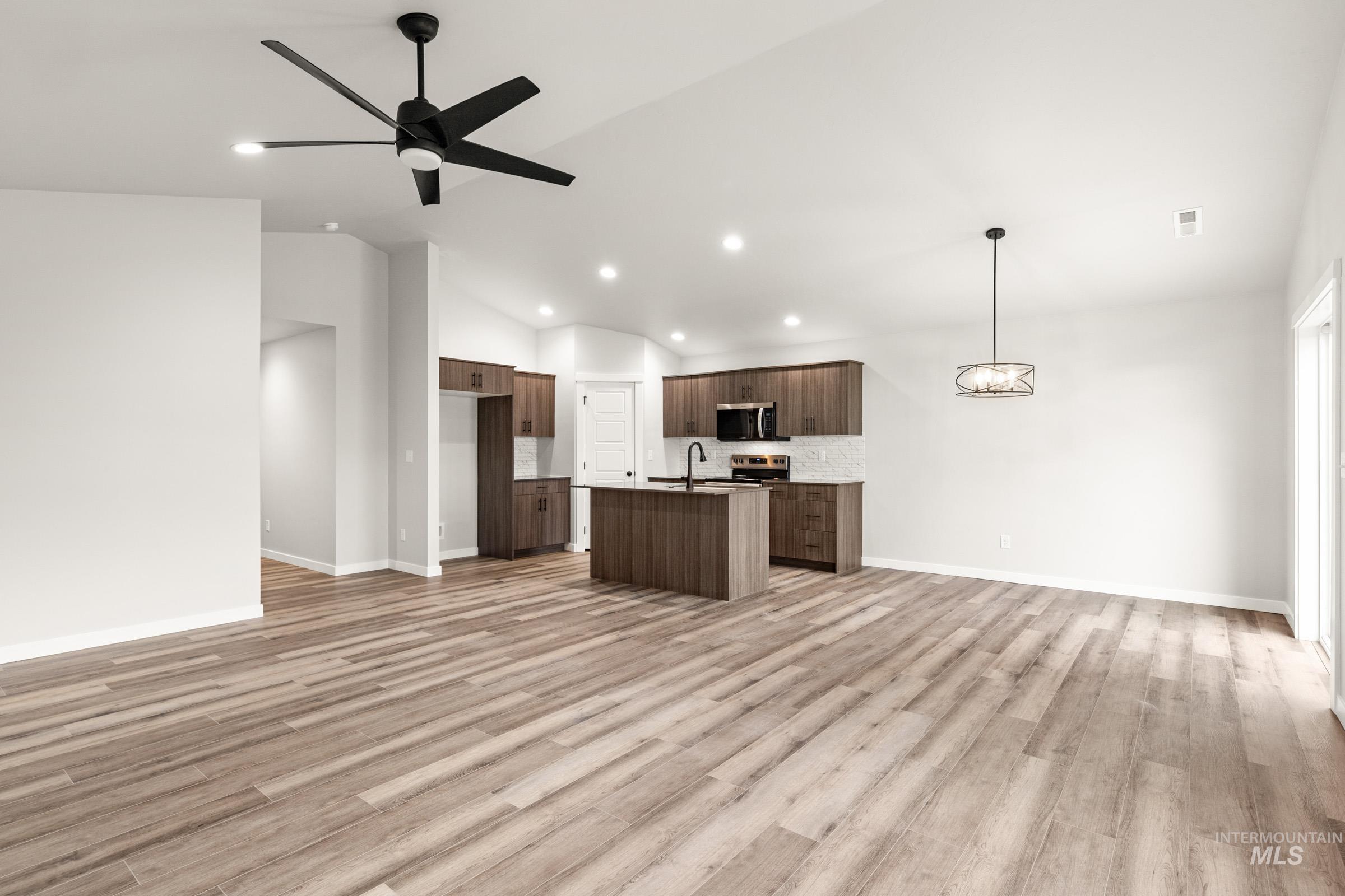 6697 W Redwood Creek Dr, Meridian, Idaho 83646, 3 Bedrooms, 2 Bathrooms, Residential For Sale, Price $449,990, 98976258