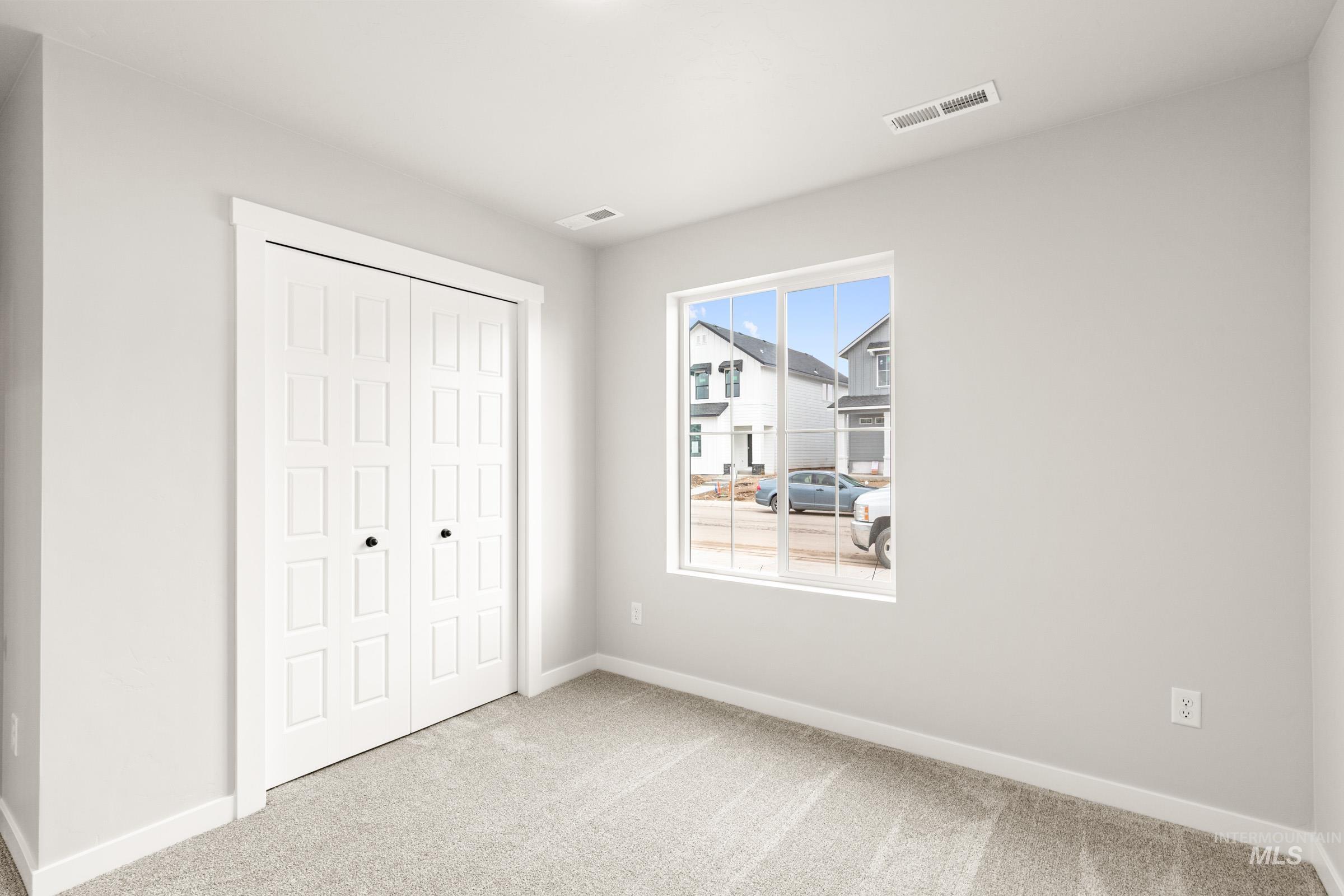 6697 W Redwood Creek Dr, Meridian, Idaho 83646, 3 Bedrooms, 2 Bathrooms, Residential For Sale, Price $449,990, 98976258