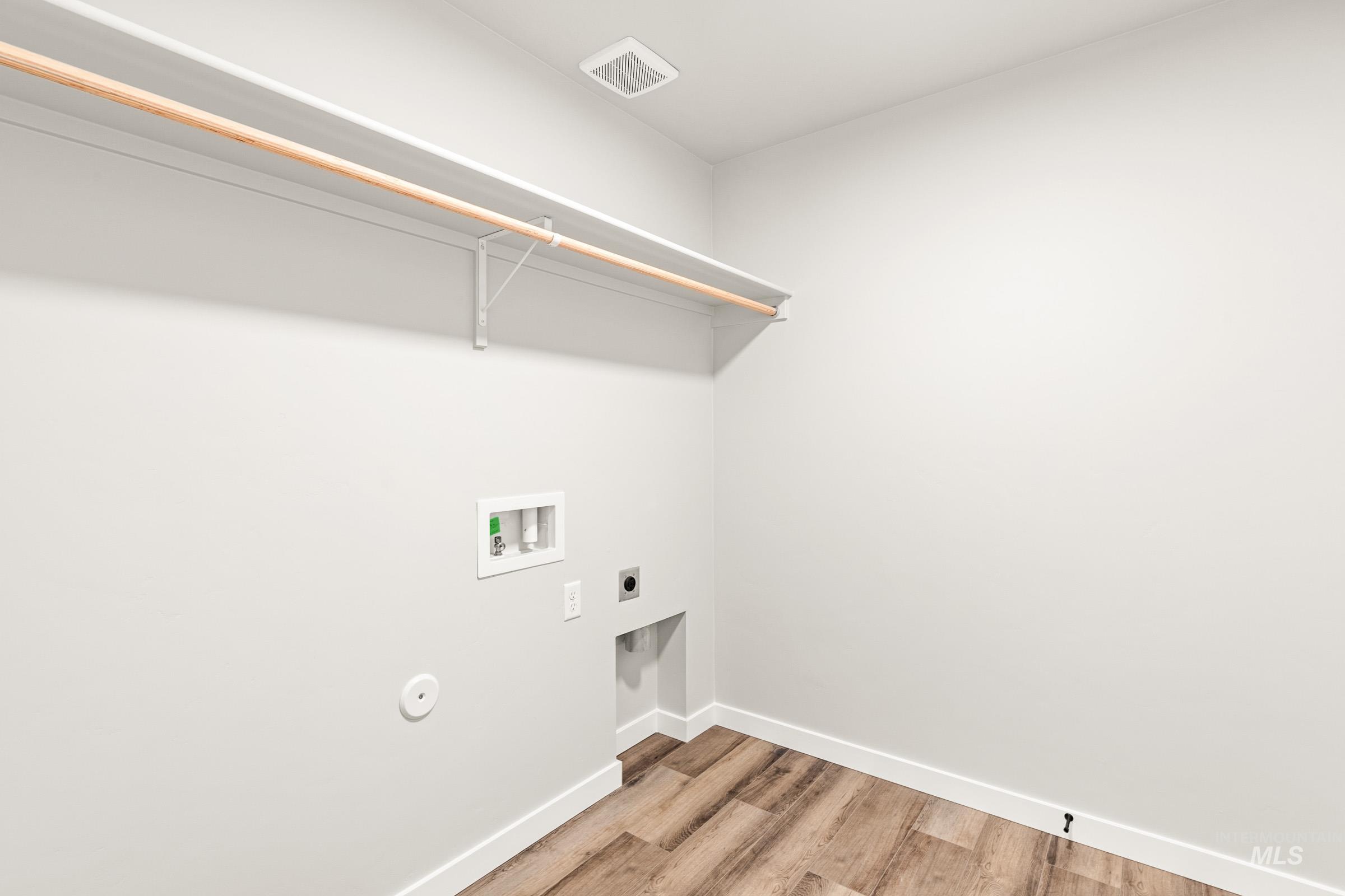 6697 W Redwood Creek Dr, Meridian, Idaho 83646, 3 Bedrooms, 2 Bathrooms, Residential For Sale, Price $449,990, 98976258