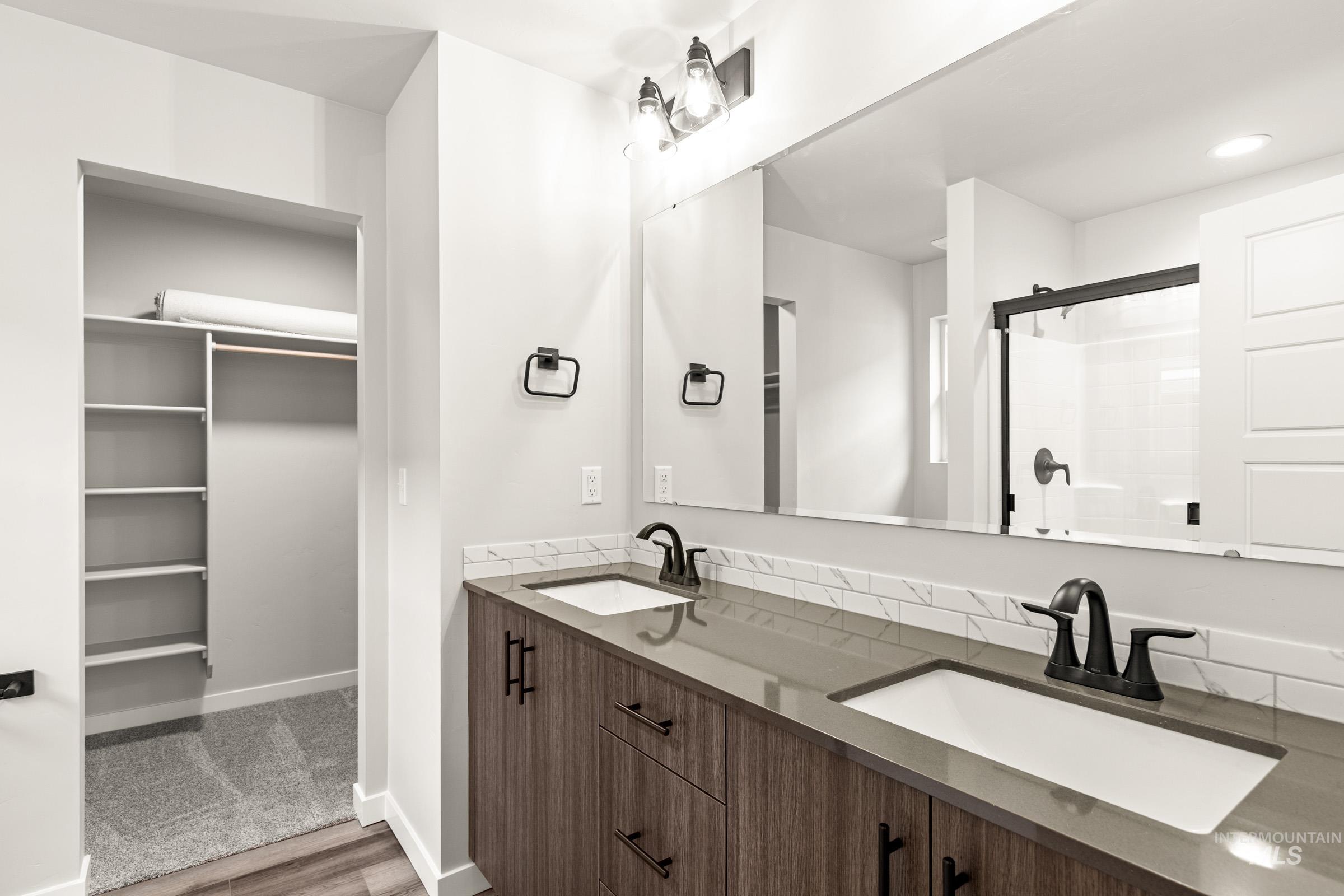 6697 W Redwood Creek Dr, Meridian, Idaho 83646, 3 Bedrooms, 2 Bathrooms, Residential For Sale, Price $449,990, 98976258