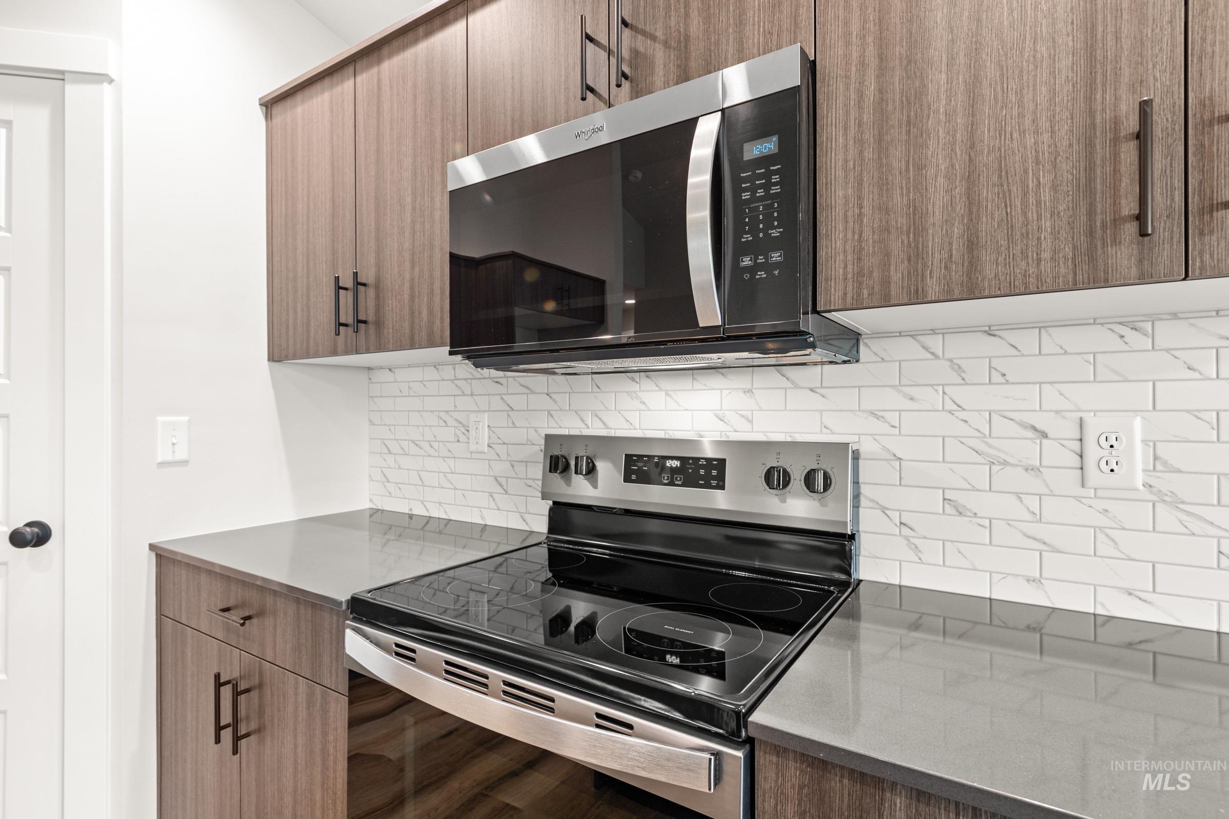 6697 W Redwood Creek Dr, Meridian, Idaho 83646, 3 Bedrooms, 2 Bathrooms, Residential For Sale, Price $449,990, 98976258