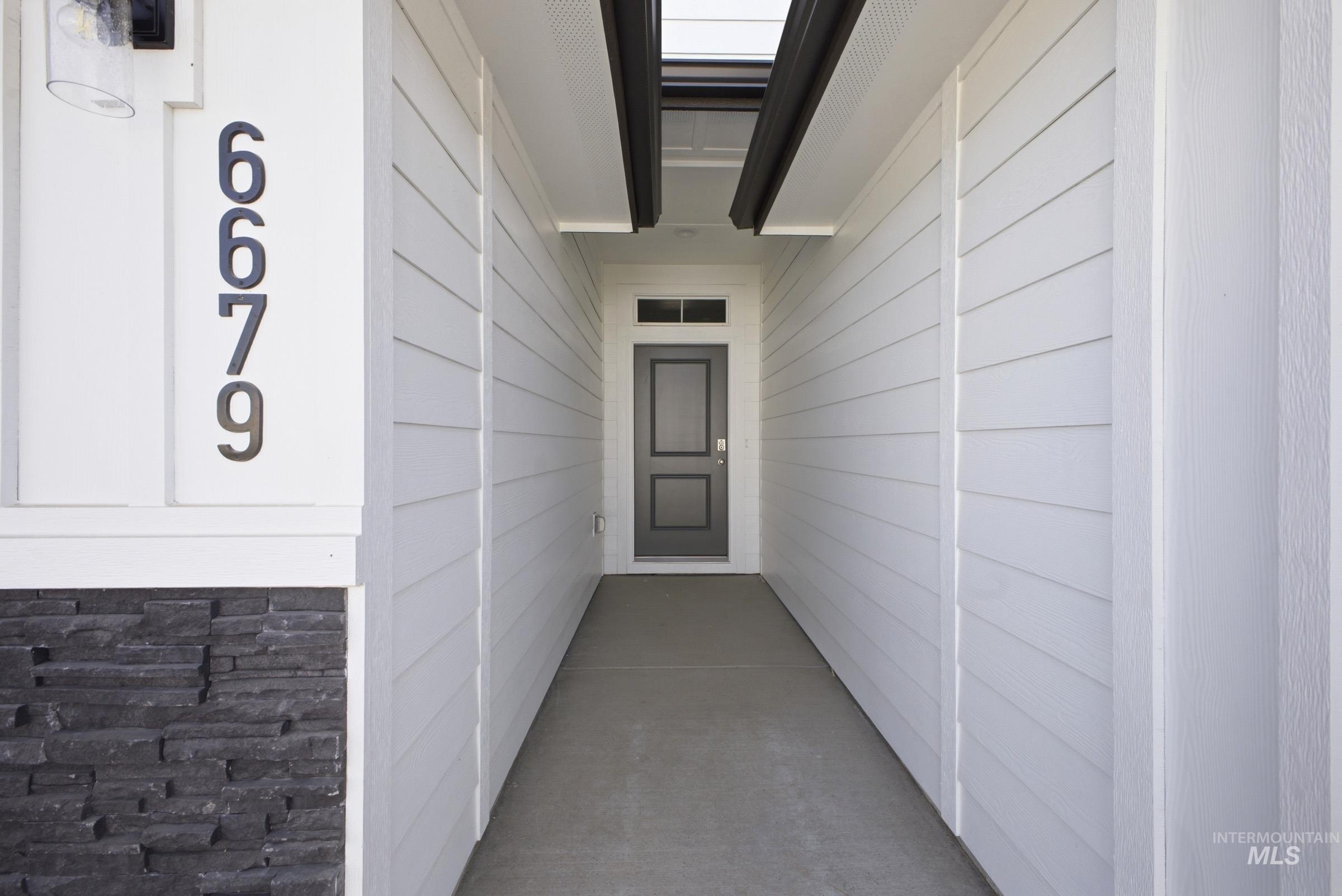 6679 W Redwood Creek Dr, Meridian, Idaho 83646, 4 Bedrooms, 2 Bathrooms, Residential For Sale, Price $509,990,MLS 98976259