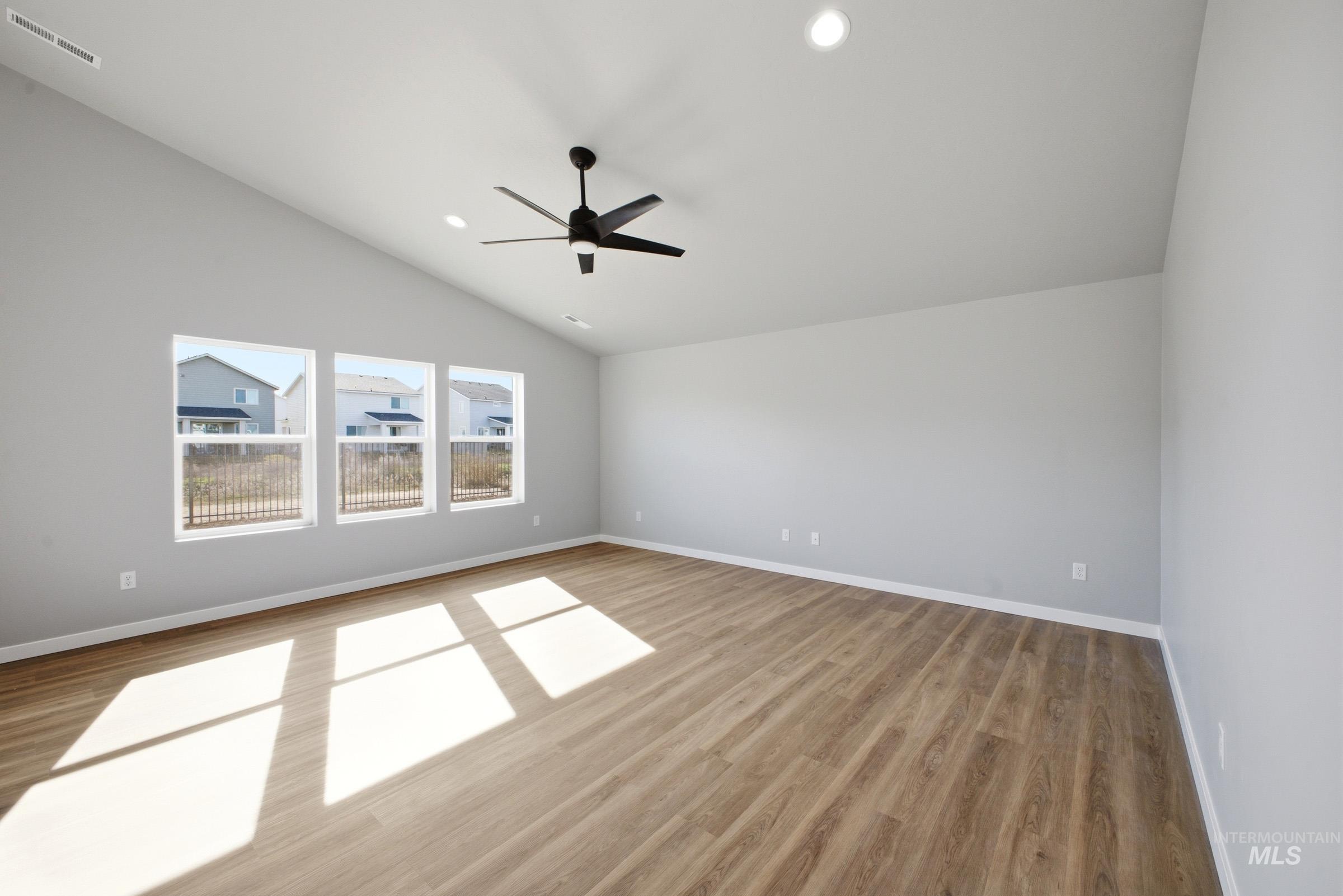 6679 W Redwood Creek Dr, Meridian, Idaho 83646, 4 Bedrooms, 2 Bathrooms, Residential For Sale, Price $509,990,MLS 98976259