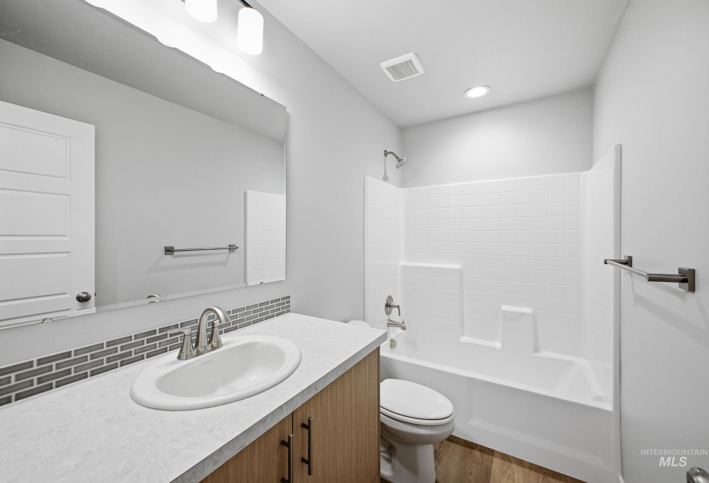 6679 W Redwood Creek Dr, Meridian, Idaho 83646, 4 Bedrooms, 2 Bathrooms, Residential For Sale, Price $509,990,MLS 98976259