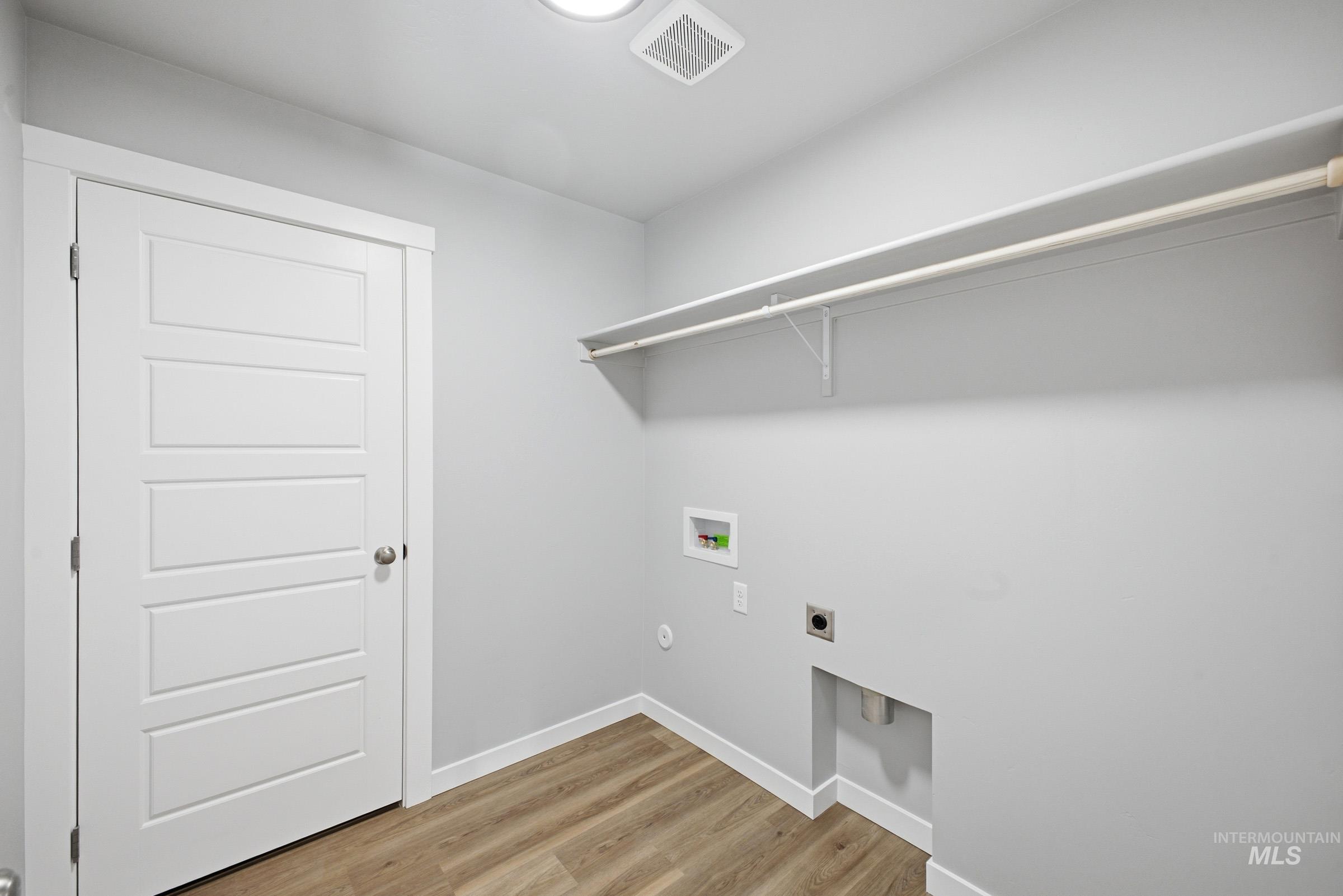 6679 W Redwood Creek Dr, Meridian, Idaho 83646, 4 Bedrooms, 2 Bathrooms, Residential For Sale, Price $509,990,MLS 98976259