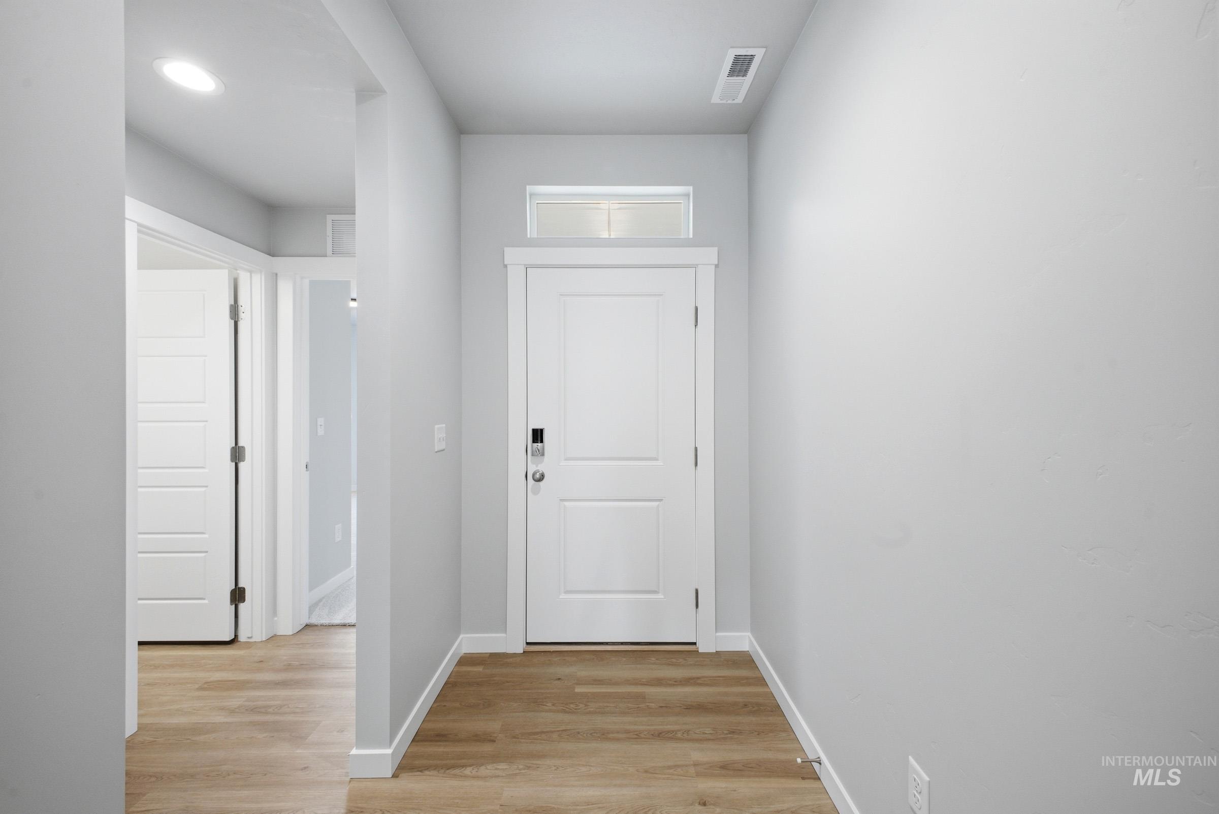 6679 W Redwood Creek Dr, Meridian, Idaho 83646, 4 Bedrooms, 2 Bathrooms, Residential For Sale, Price $509,990,MLS 98976259