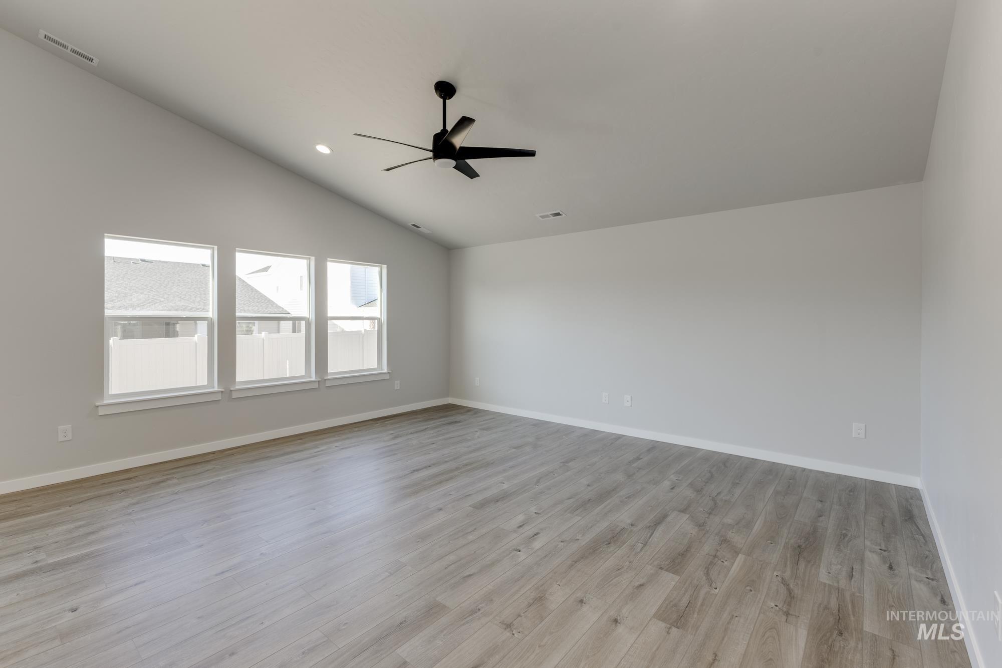 6679 W Redwood Creek Dr, Meridian, Idaho 83646, 4 Bedrooms, 2 Bathrooms, Residential For Sale, Price $509,990, 98976259