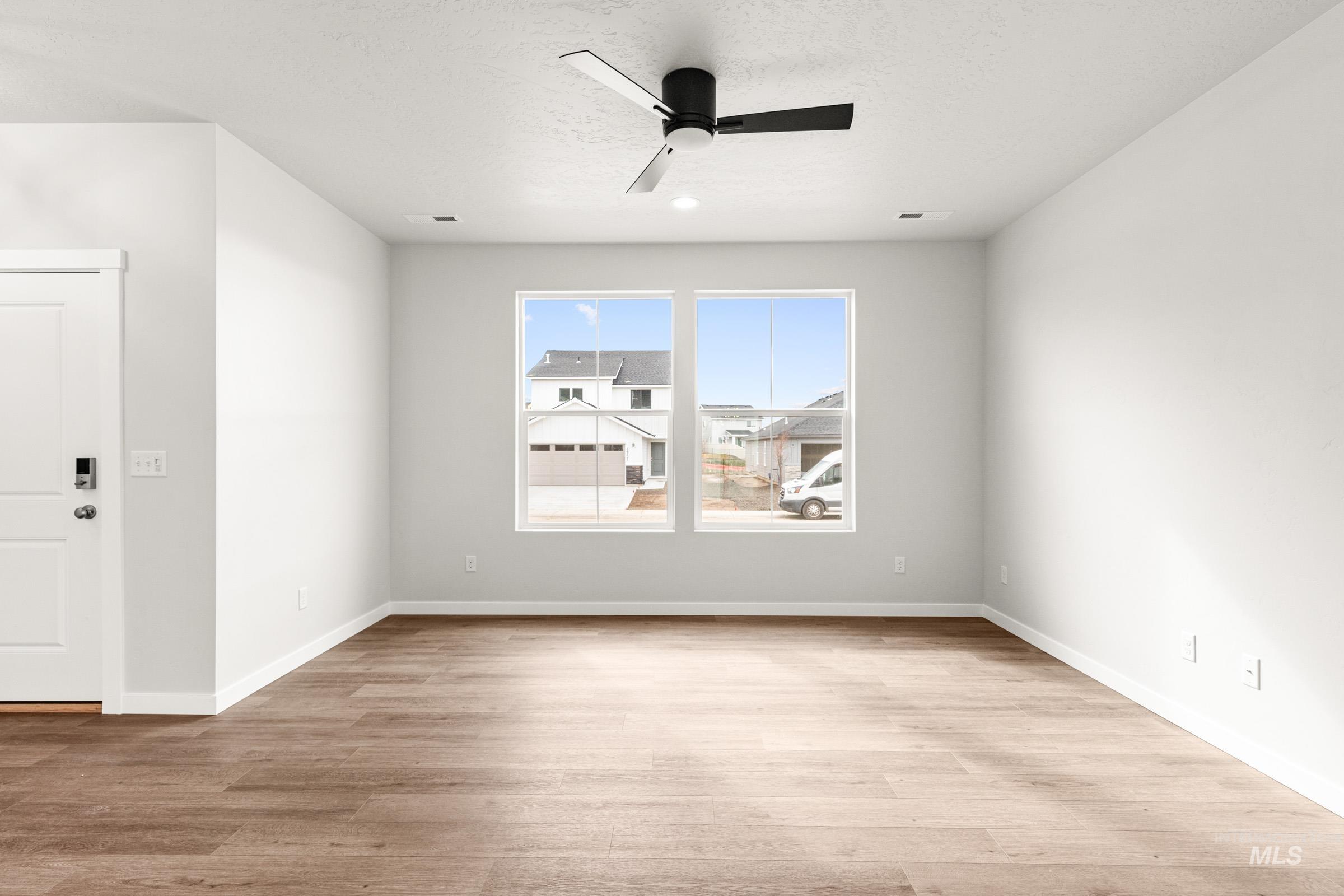 6756 W Redwood Creek Dr, Meridian, Idaho 83646, 3 Bedrooms, 2.5 Bathrooms, Residential For Sale, Price $464,990, 98976261