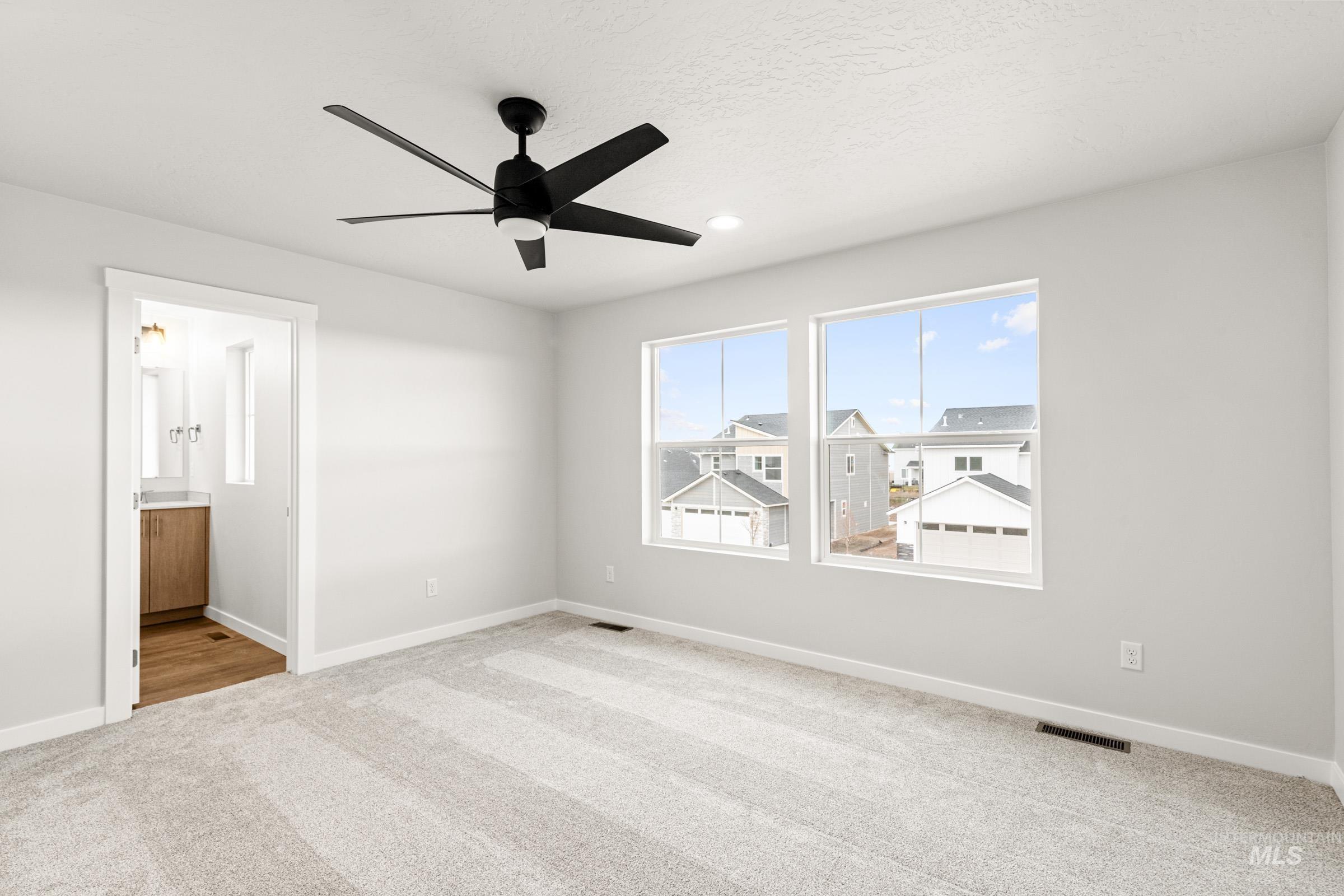 6756 W Redwood Creek Dr, Meridian, Idaho 83646, 3 Bedrooms, 2.5 Bathrooms, Residential For Sale, Price $464,990, 98976261