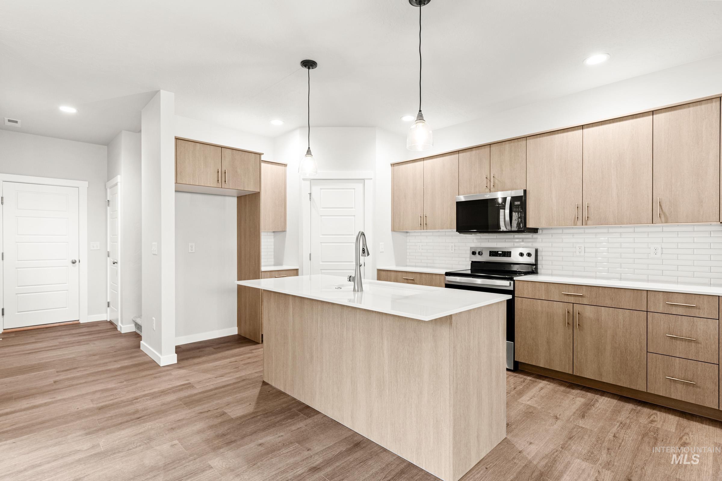 6756 W Redwood Creek Dr, Meridian, Idaho 83646, 3 Bedrooms, 2.5 Bathrooms, Residential For Sale, Price $464,990, 98976261