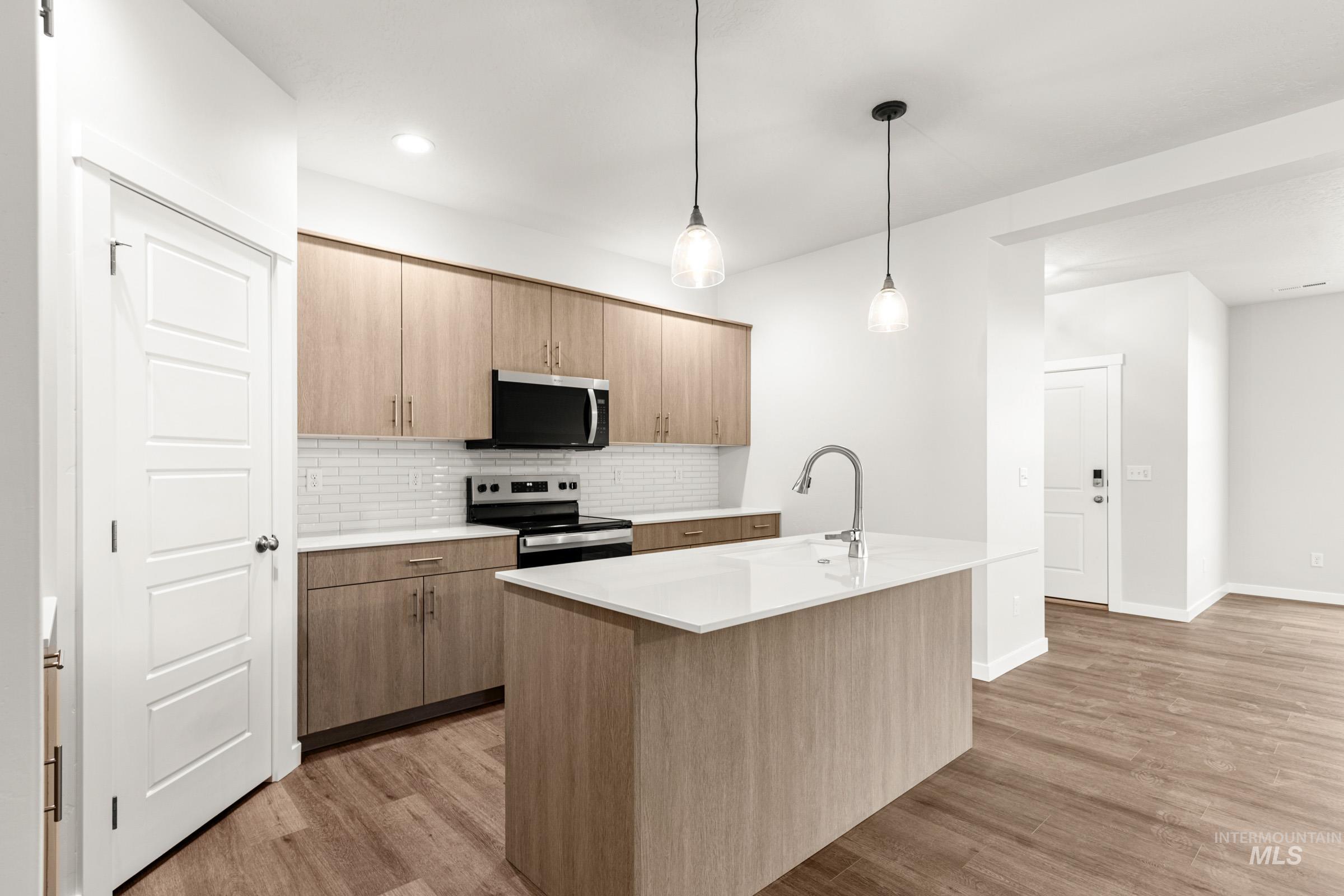 6756 W Redwood Creek Dr, Meridian, Idaho 83646, 3 Bedrooms, 2.5 Bathrooms, Residential For Sale, Price $464,990, 98976261