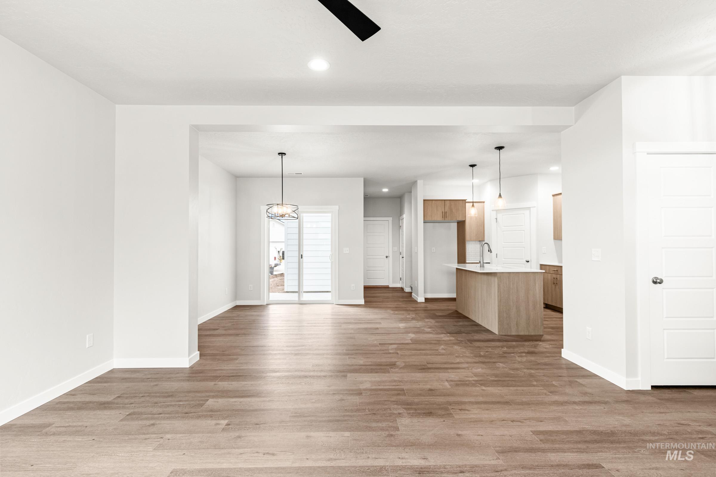 6756 W Redwood Creek Dr, Meridian, Idaho 83646, 3 Bedrooms, 2.5 Bathrooms, Residential For Sale, Price $464,990, 98976261