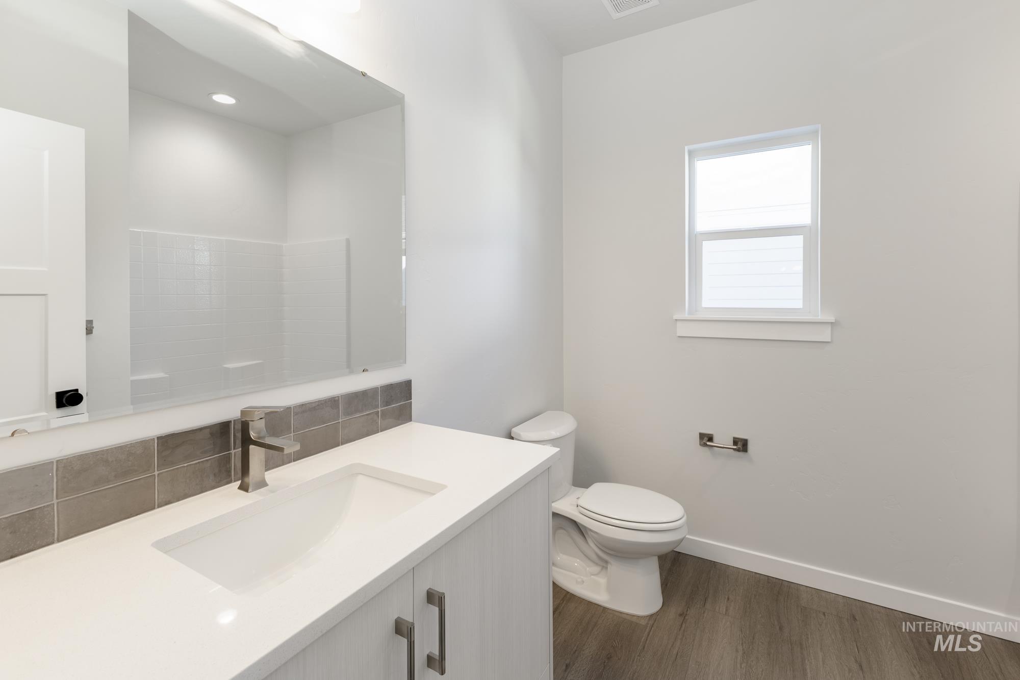 6728 W Redwood Creek Dr, Meridian, Idaho 83646, 3 Bedrooms, 2.5 Bathrooms, Residential For Sale, Price $429,990, 98976262