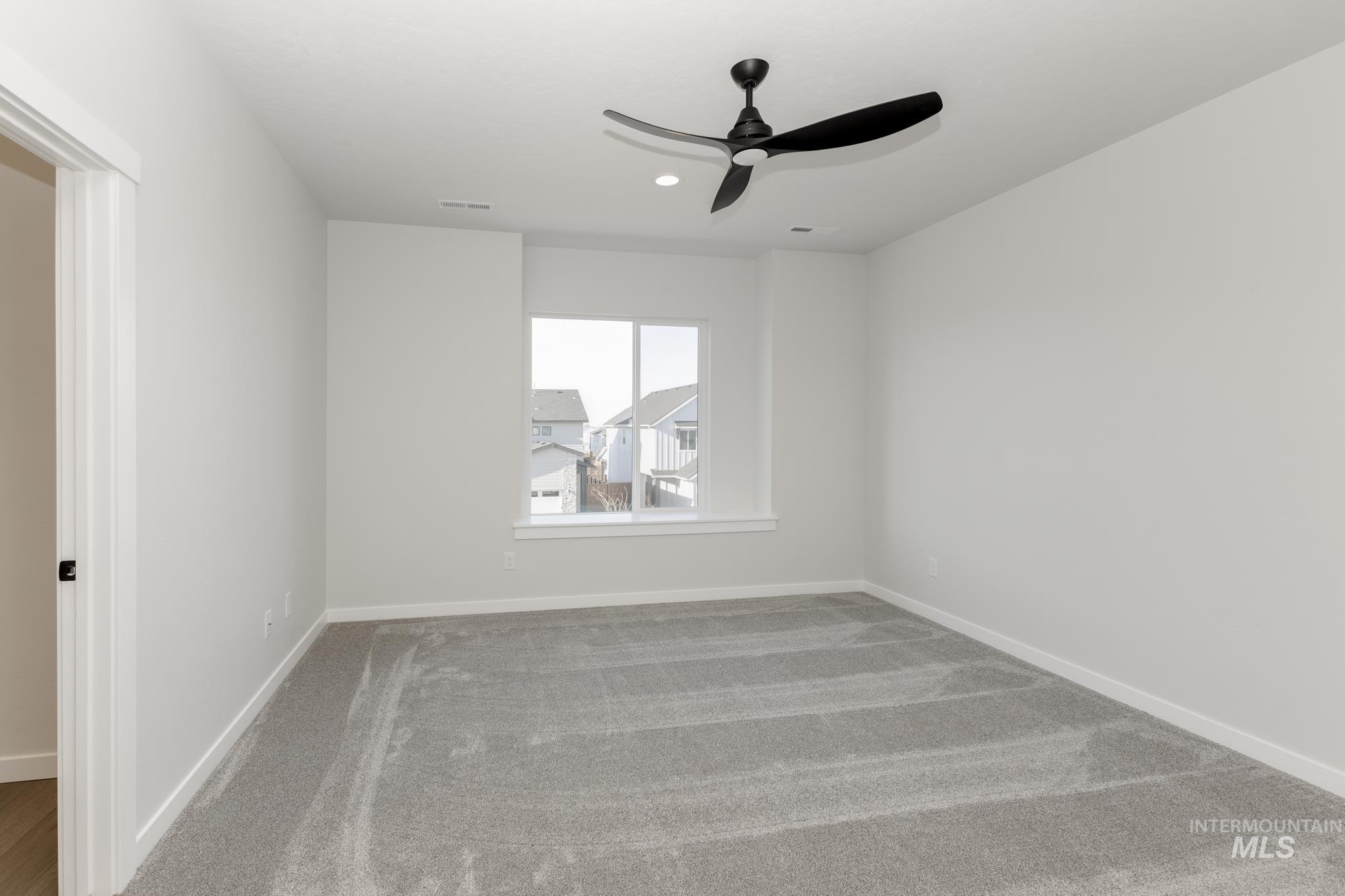 6728 W Redwood Creek Dr, Meridian, Idaho 83646, 3 Bedrooms, 2.5 Bathrooms, Residential For Sale, Price $429,990, 98976262